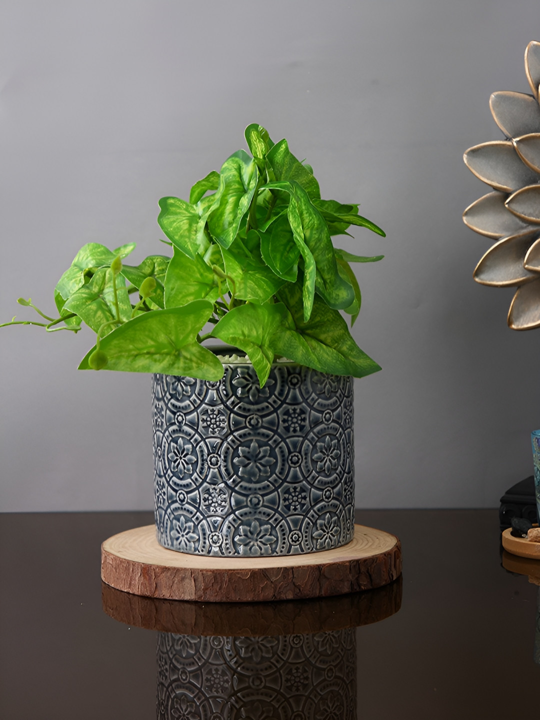 TAYHAA Grey & White Floral Vintage Embossed Ceramic Planter