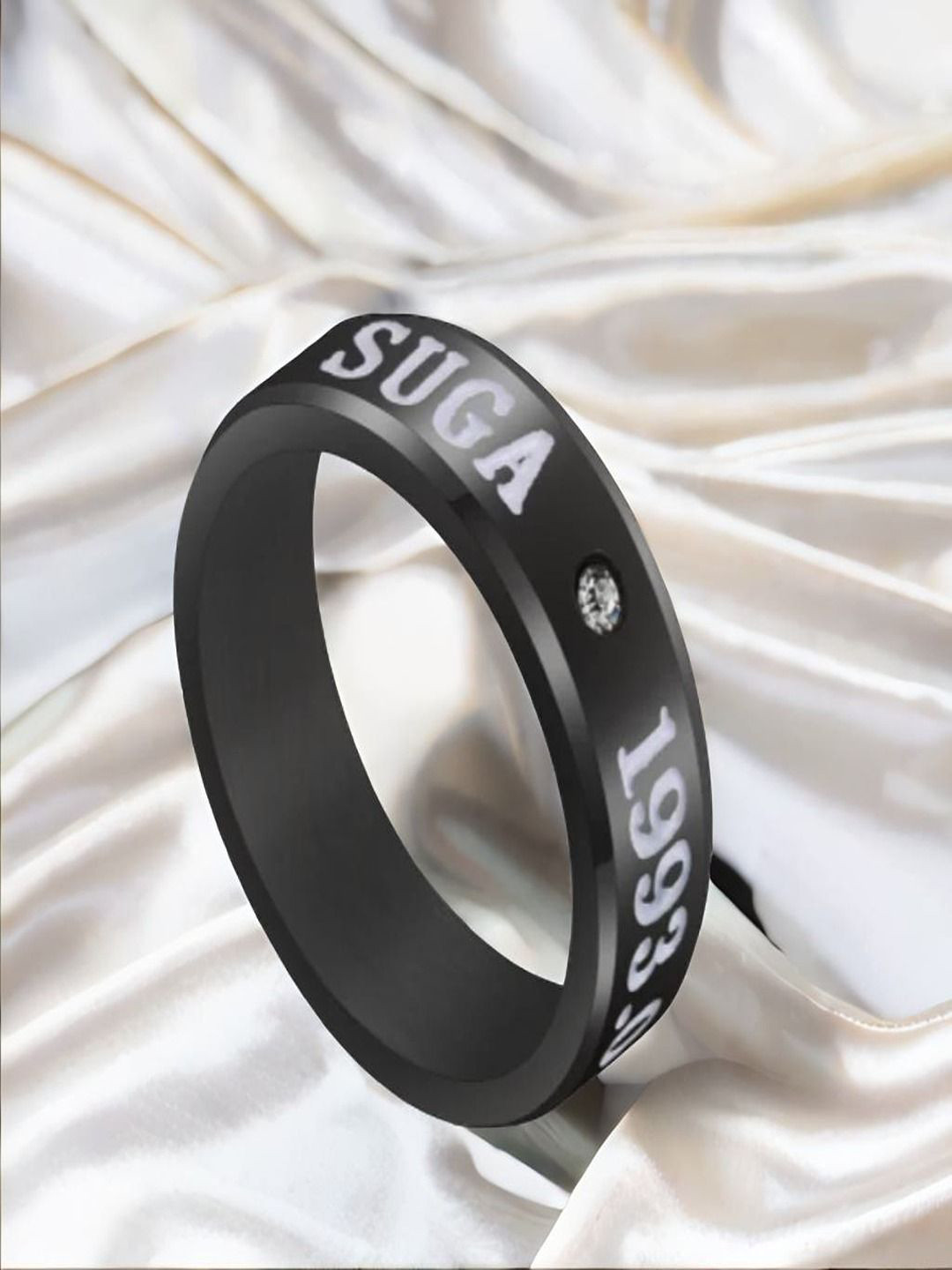 DIVASTRI Rhodium-Plated Black K-Pop Suga-Star Finger Ring