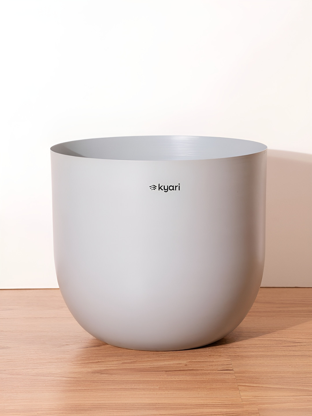 Kyari Grey & Black Metal Rust Free Planter