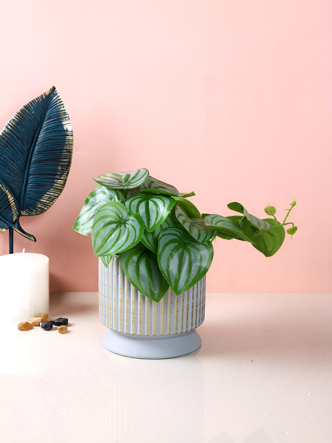 TAYHAA Grey & Gold-Toned Haze Ribbed Ceramic Planter