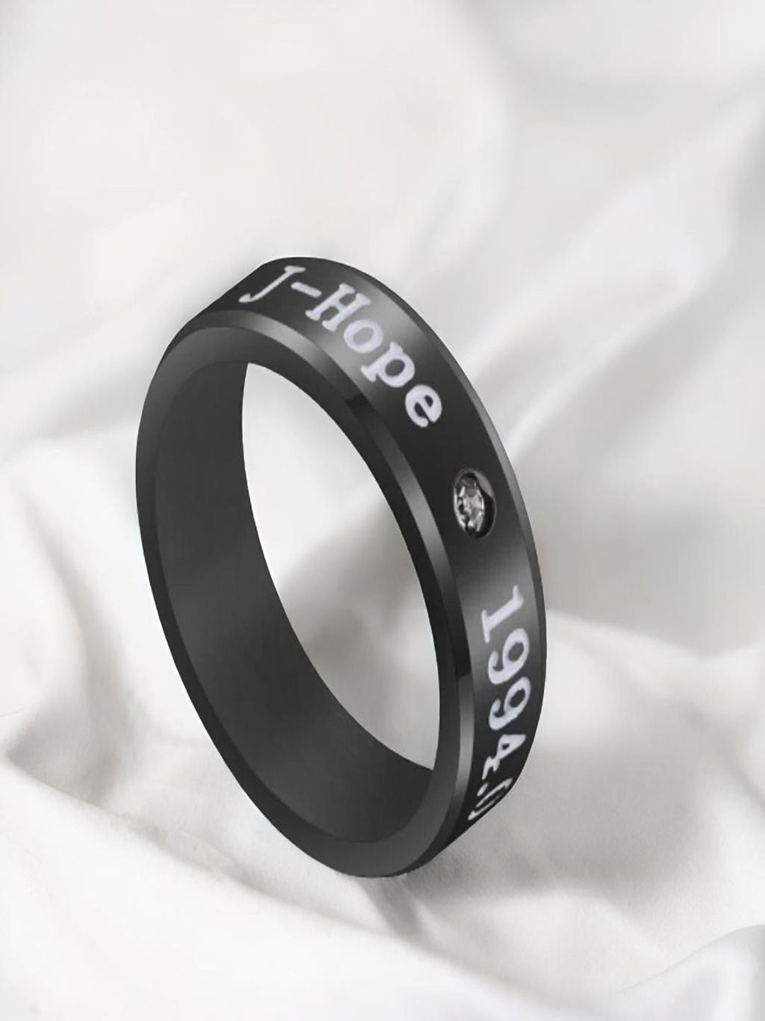 DIVASTRI Rhodium-Plated Black K-Pop J-Hope Star Finger Ring