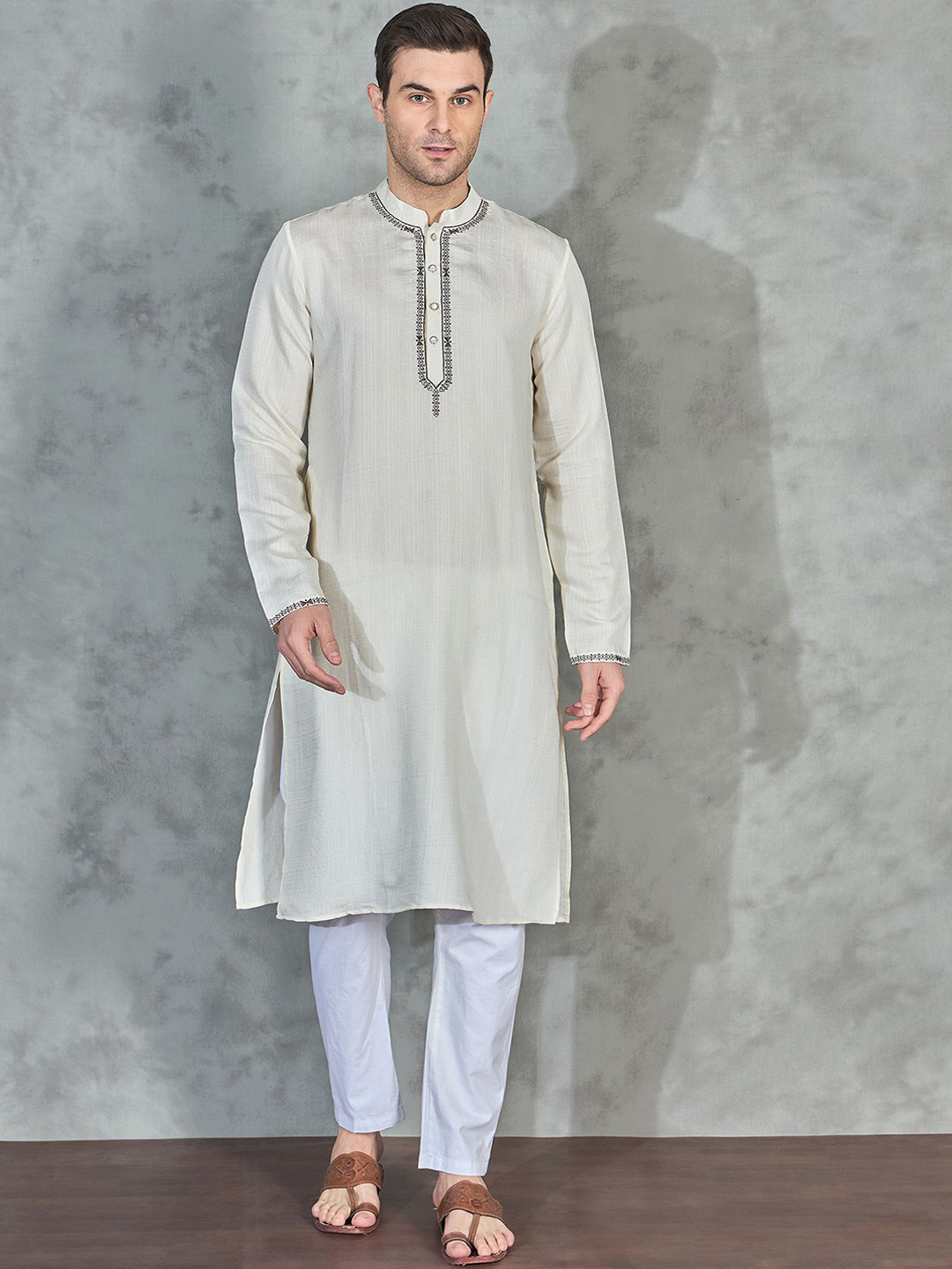 House of Pataudi Geometric Embroidered Mandarin Collar Straight Kurta