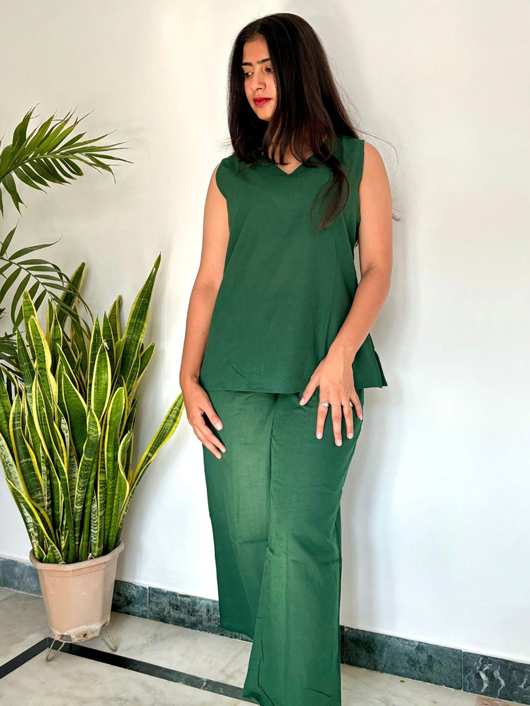 Noor by Hansa Forest Cotton V-Neck Top With Trouser