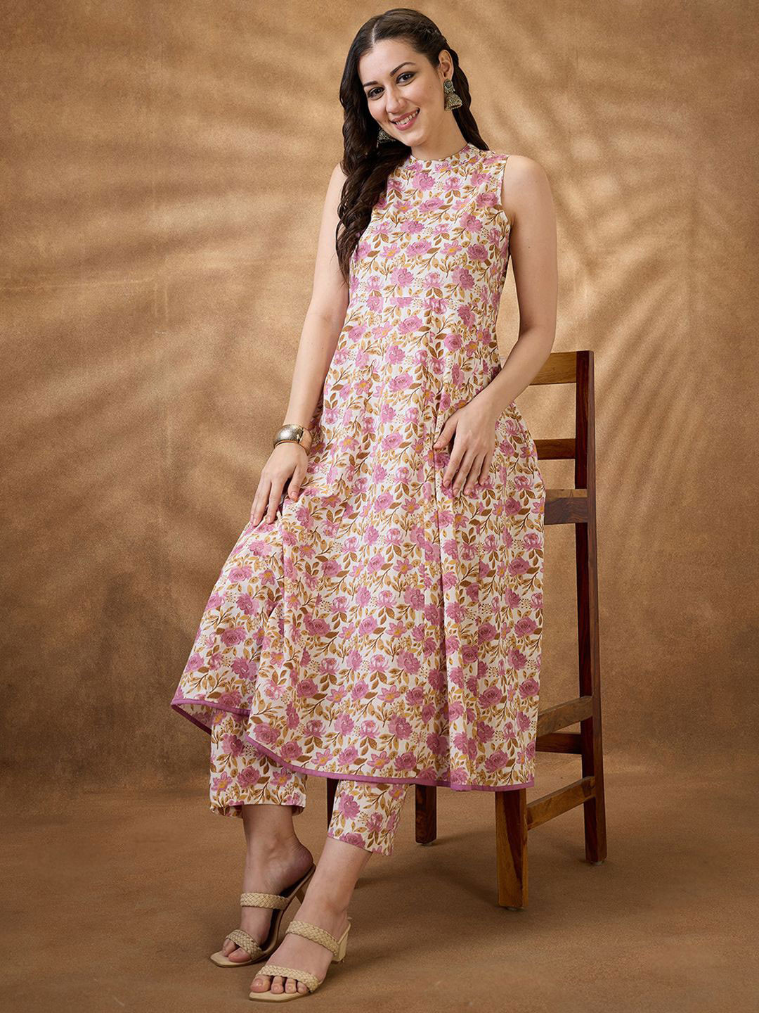 Globus Mandarin Collar Floral Print Panelled A-Line Kurta With Wide Leg Pants Fusion Pants