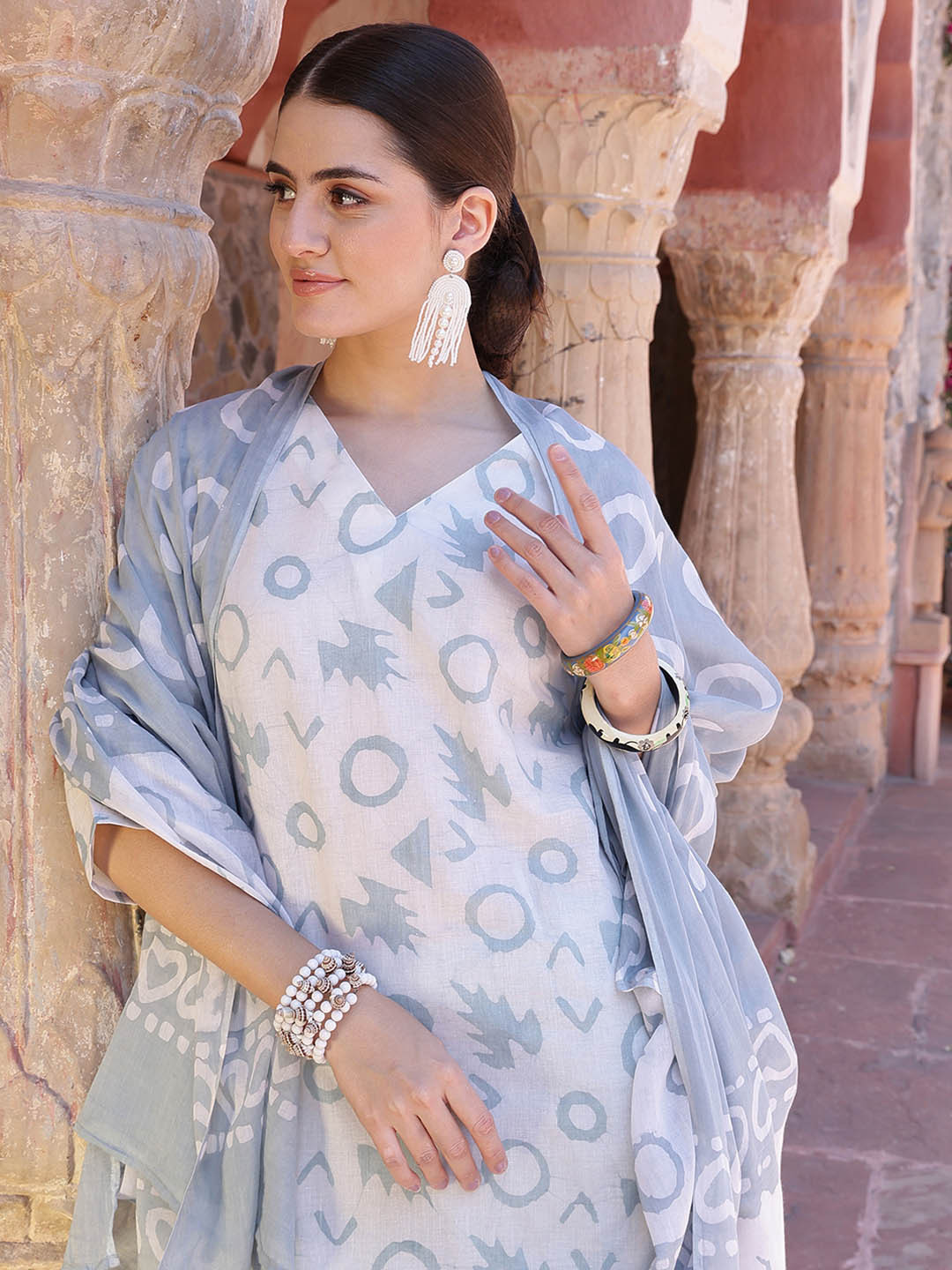 Taavi Geometric Printed Pure Cotton Batik Kurta with Trouser & Dupatta