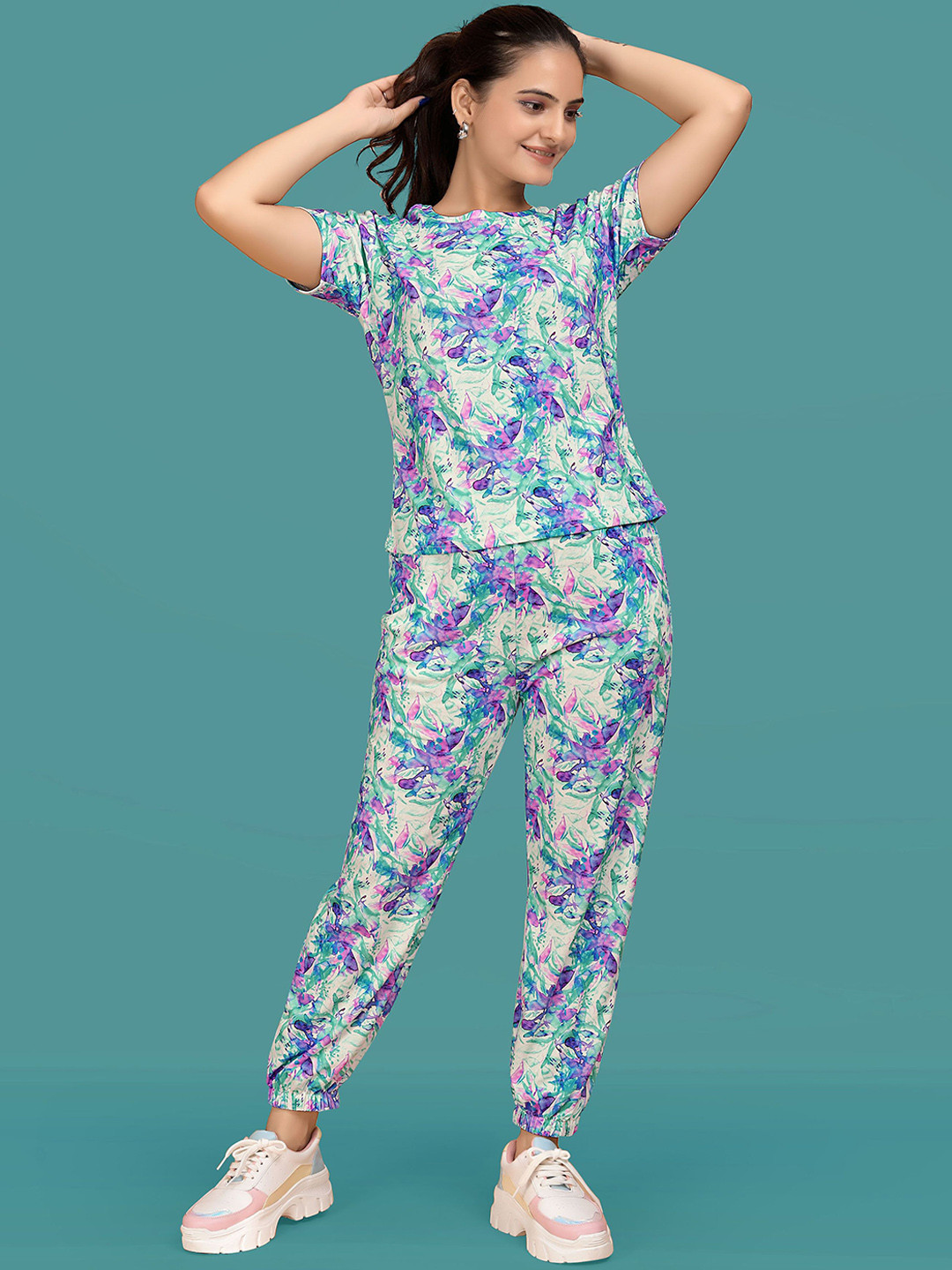 JK Creation Graphic Printed Round Neck T-Shirt & Joggers