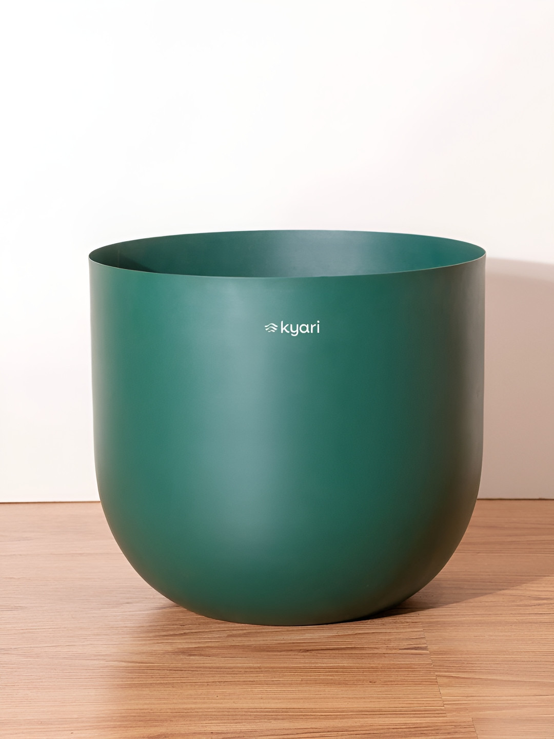 Kyari Green & White Metal Rust Free Planter