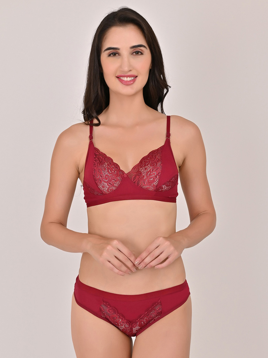 XPIOX Lace Detailed Non Padded Lingerie Set