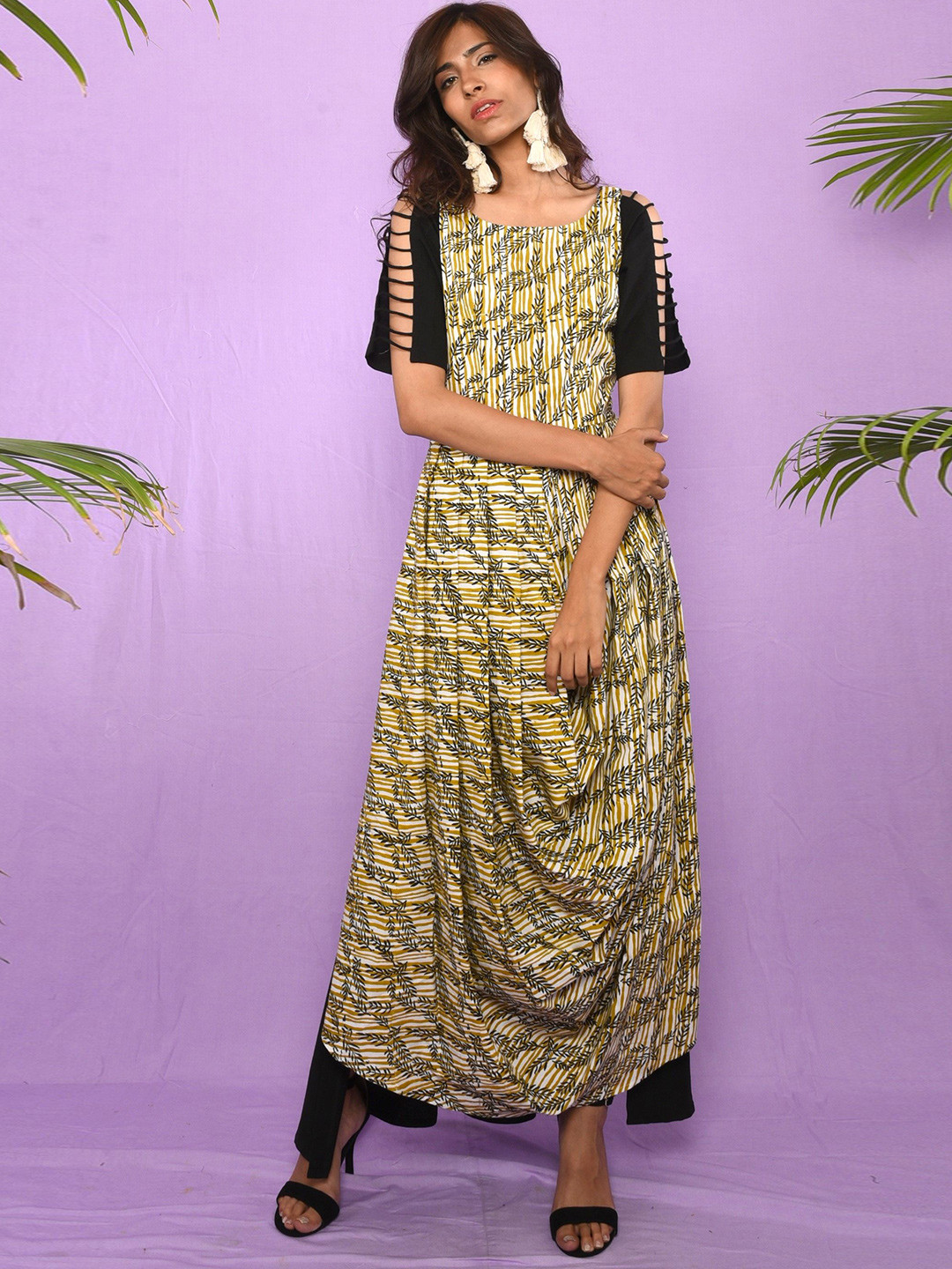 Aapro Women Block Printed Front Cowl Dress