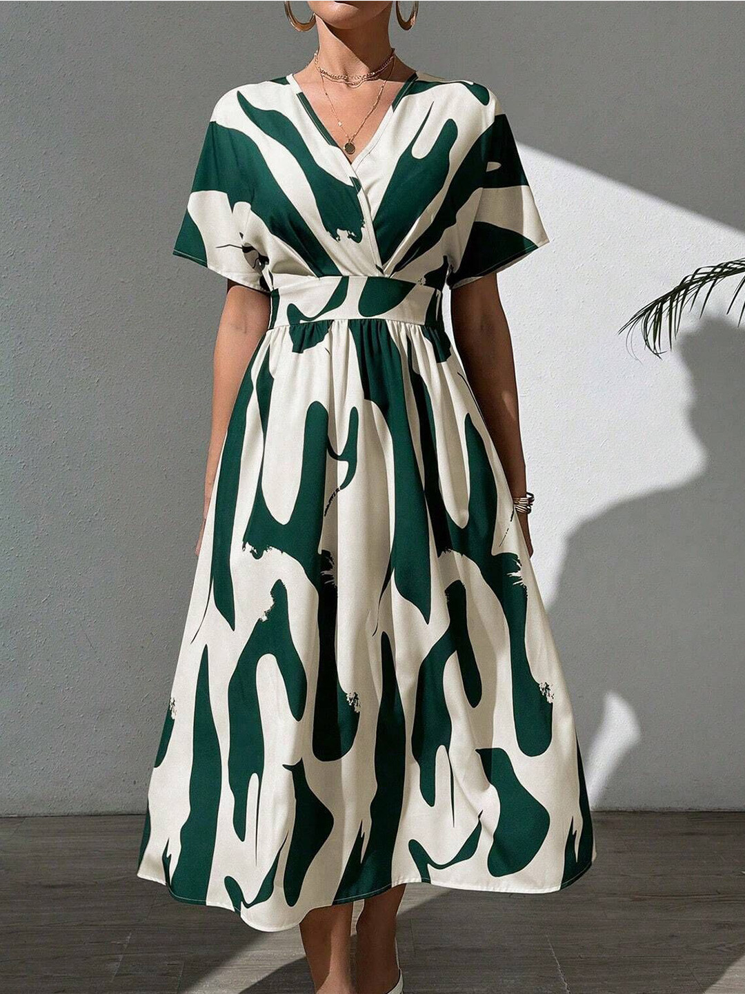 LERIYA FASHION Printed Extended Sleeves Waisted Fit & Flare Midi Dress