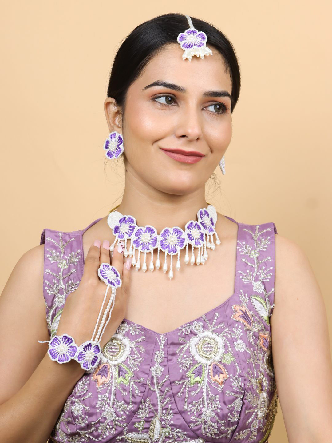 Sangria Boho Gold-Plated Artificial Beads Beaded Jewellery Set