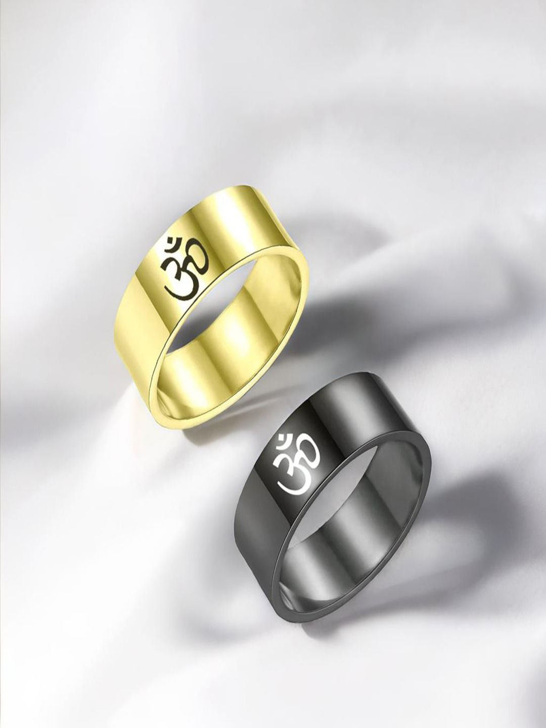 DIVASTRI Set Of 2 Rhodium-Plated Om Engarved Finger Rings