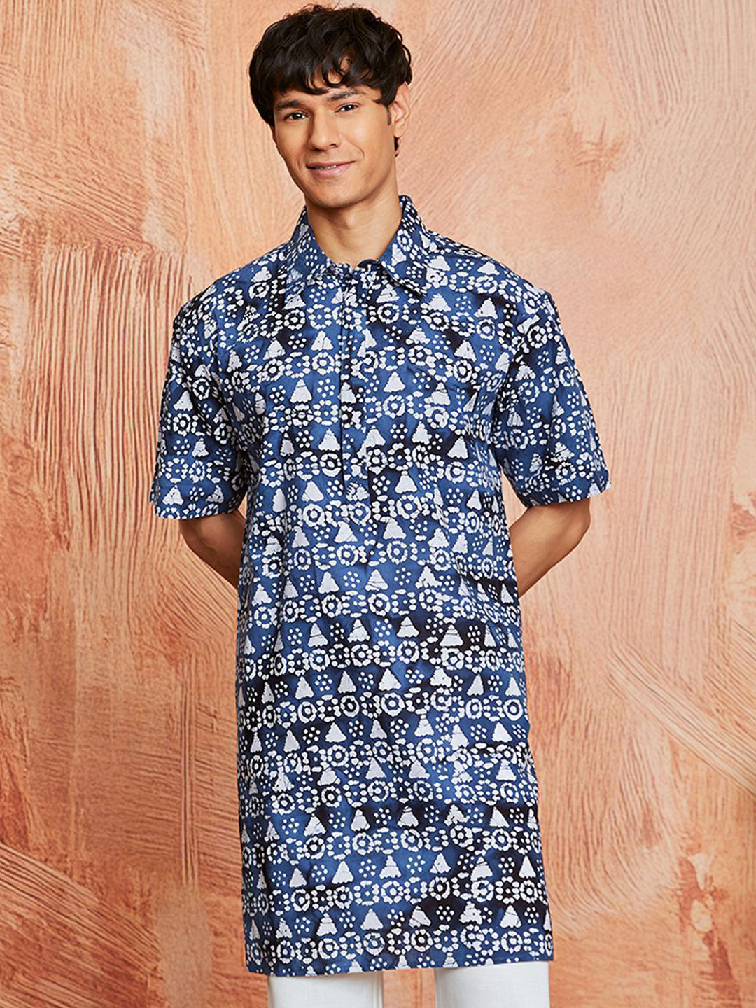 VASTRAMAY Floral Batik Printed Shirt Collar Straight Kurta