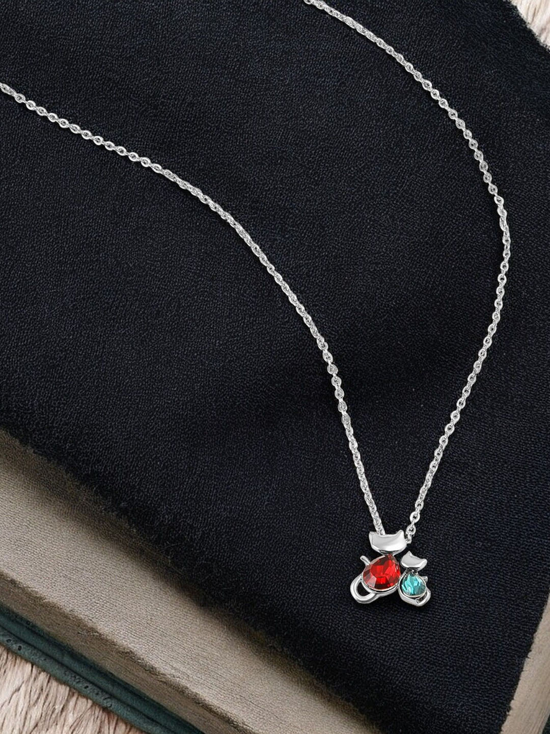 Mahi Vintage Cat-Shaped Pendant with Chain