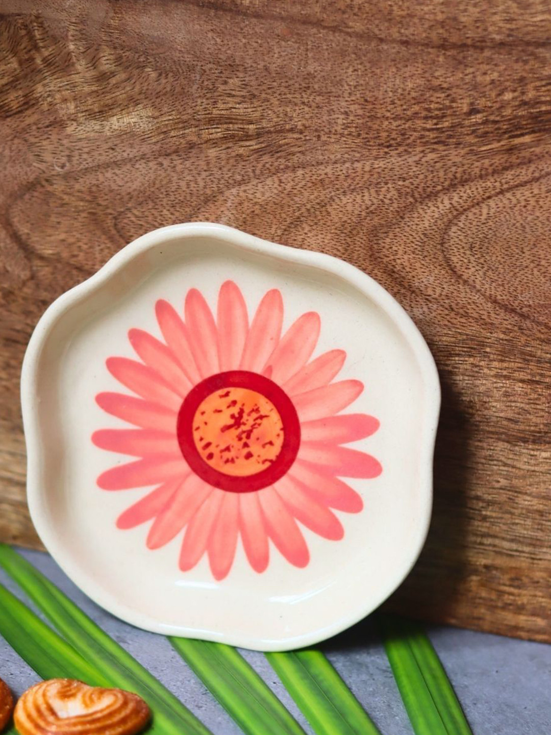 WEAVING HOMES Pink & White Easy to Clean Dessert Plate