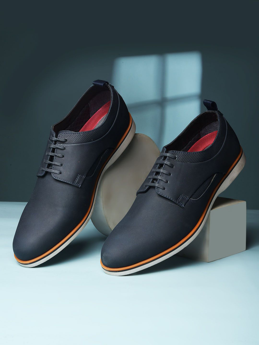 Bata Men Round Toe Lace-Ups Derbys