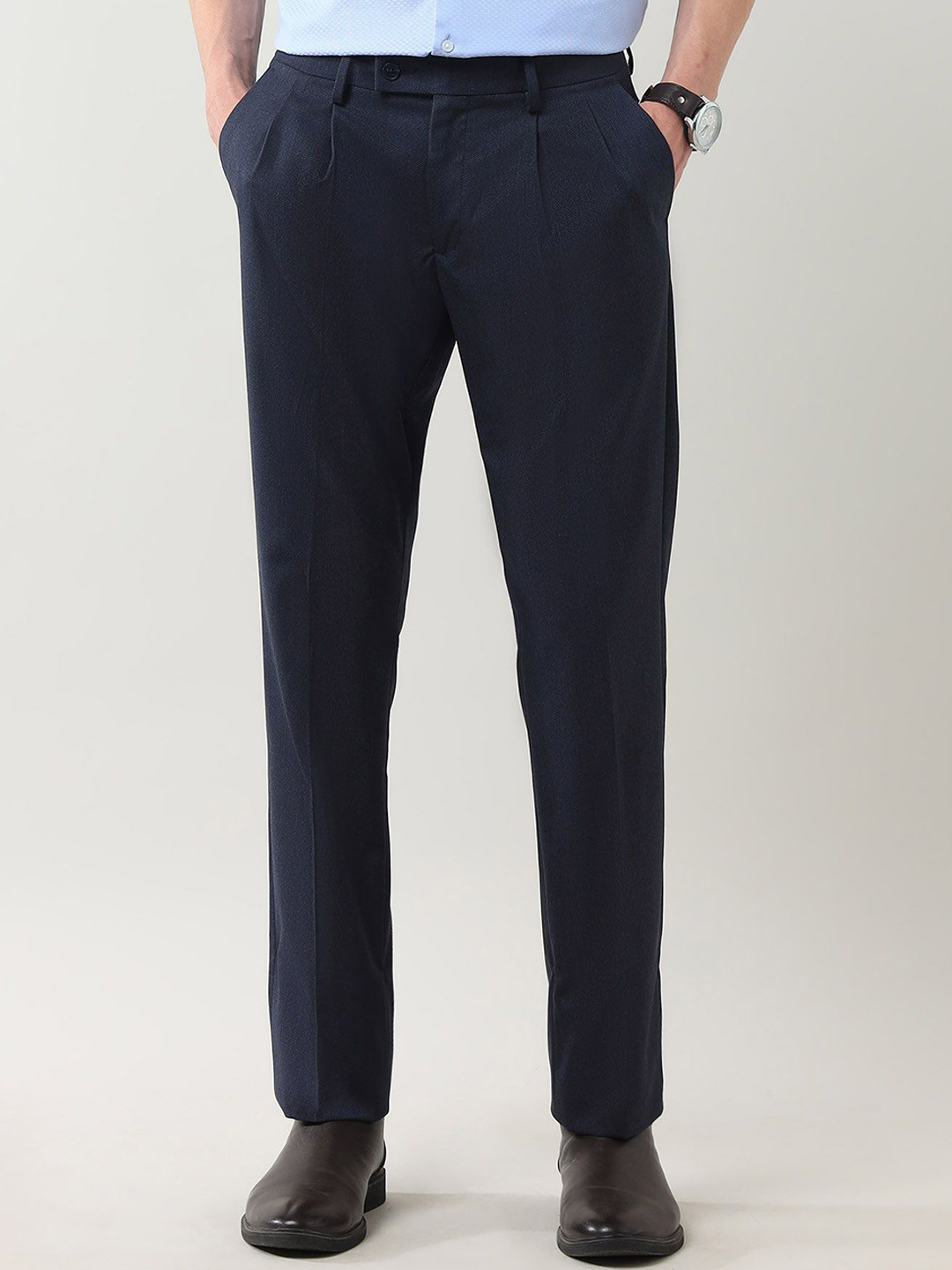 Arrow Smartflex Men Classic Pleated Regular Fit Mid-Rise Trousers