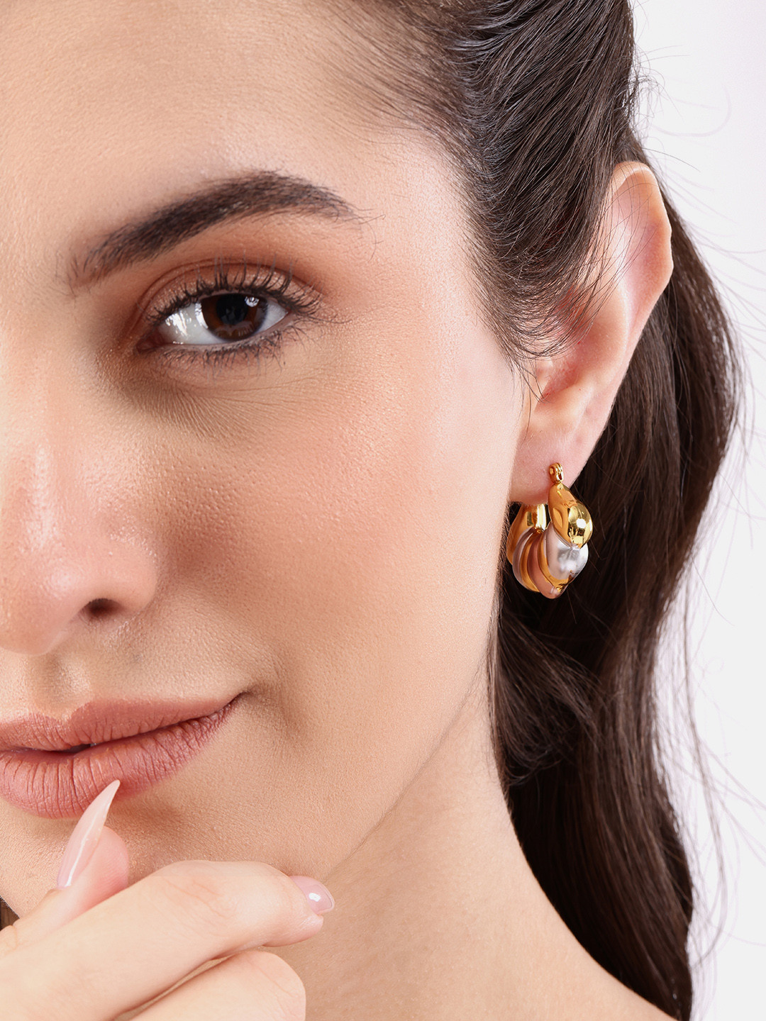 DressBerry Shell Shaped Hoop Earrings