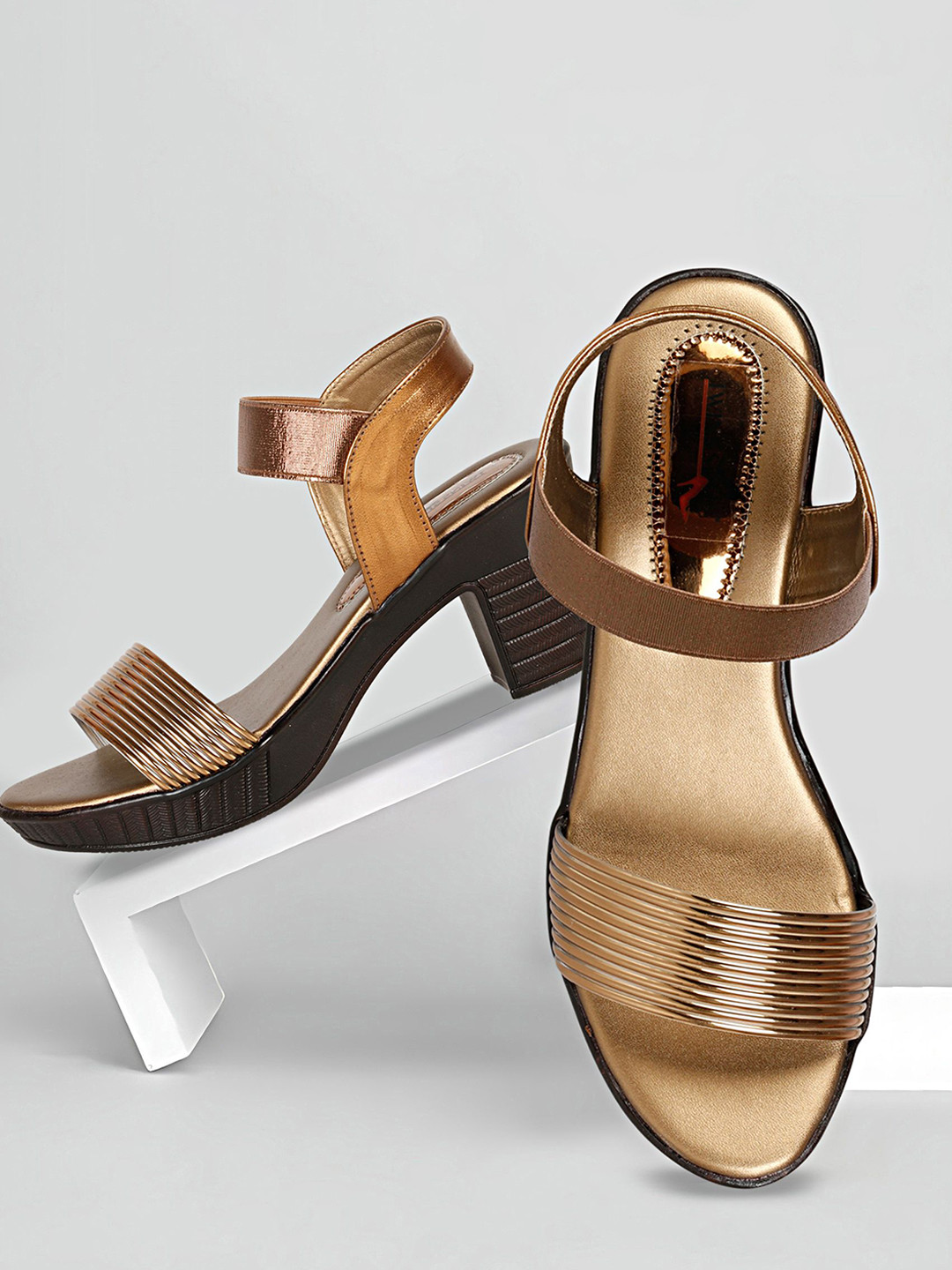 TWINSSHOE Women Heel Sandals