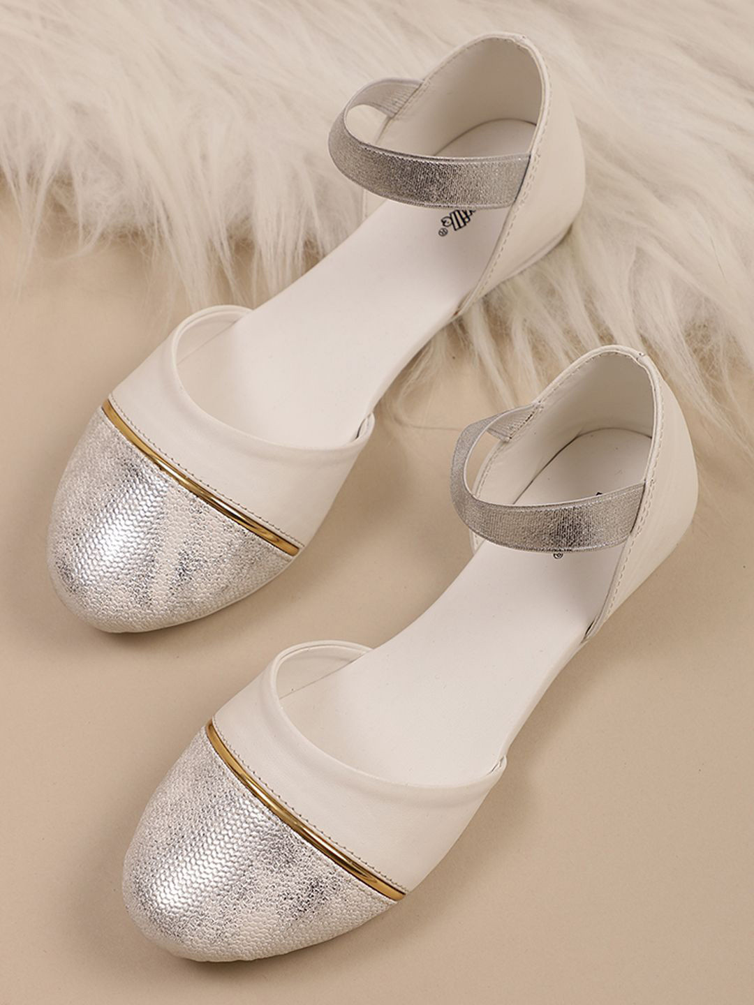 Kids Ville Girls Round Toe Printed Ballerina