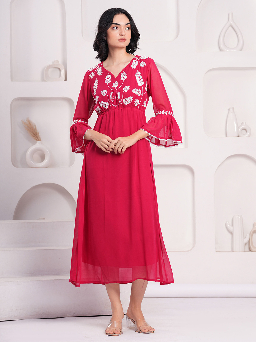 Oh Mi Dios Women Floral Printed V-Neck Bell Sleeves Fit & Flare Dress