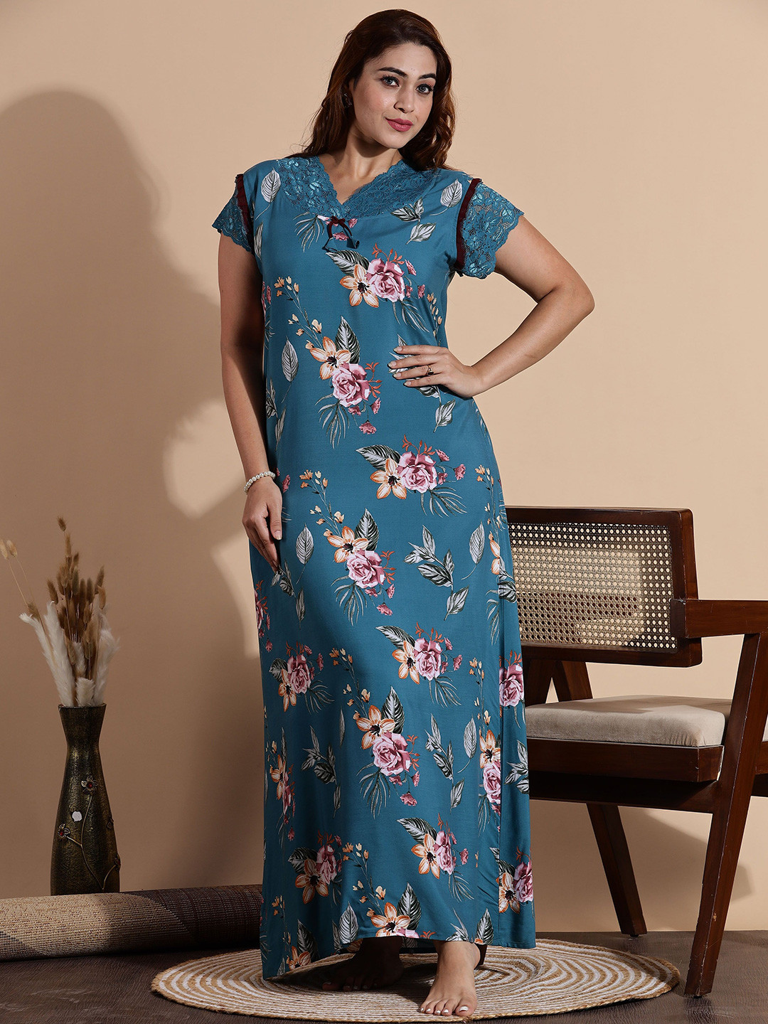 9shines Label V Neck Lace Trimmed Printed Rayon Nightdress