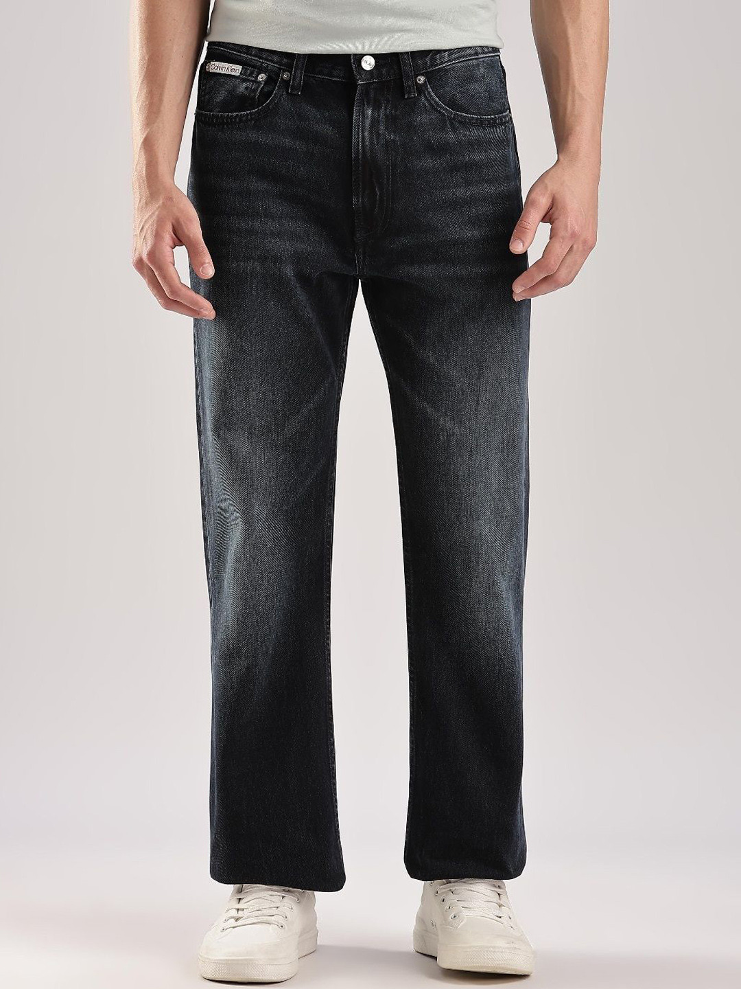 Calvin Klein Jeans Men Mid-Rise Clean Look Light Fade Bootcut Jeans