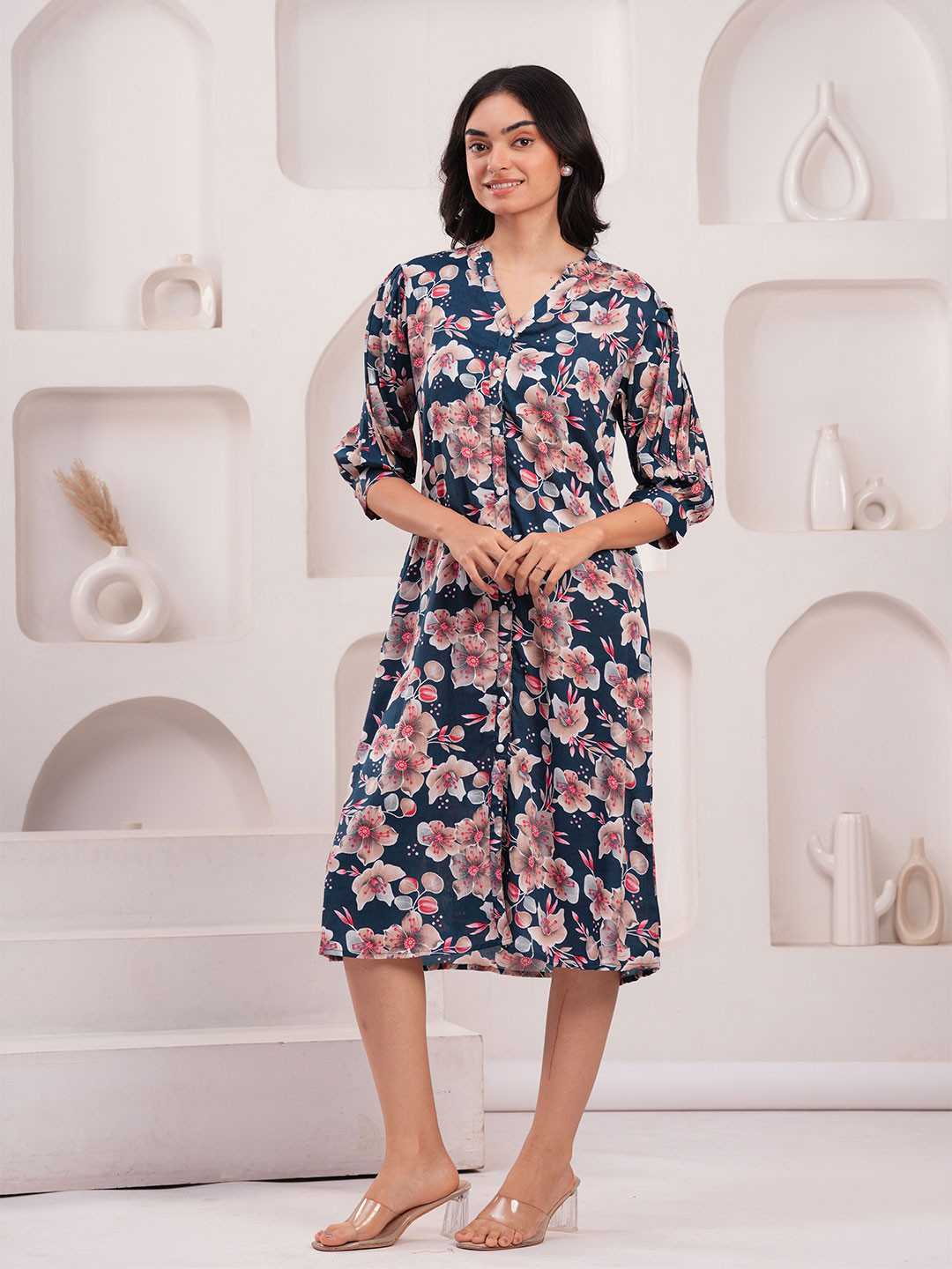 OH MI DIOS Women Floral Crepe Midi Dress