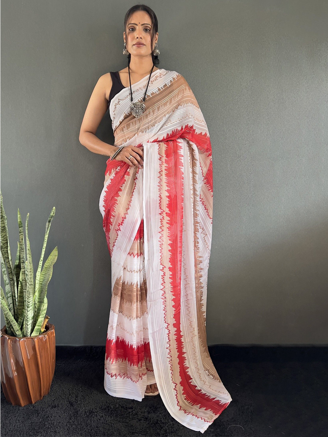 LeeliPeeri Designer Printed Saree with Blouse Piece