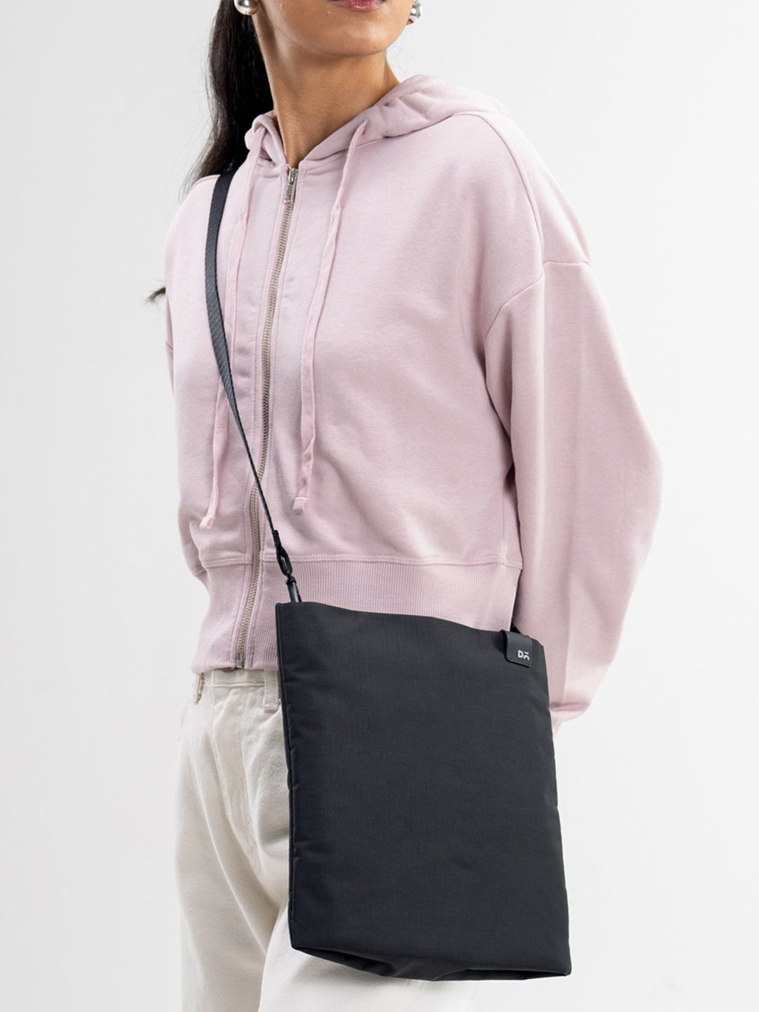 DailyObjects Basalt Pivot Expandable Crossbody - Medium