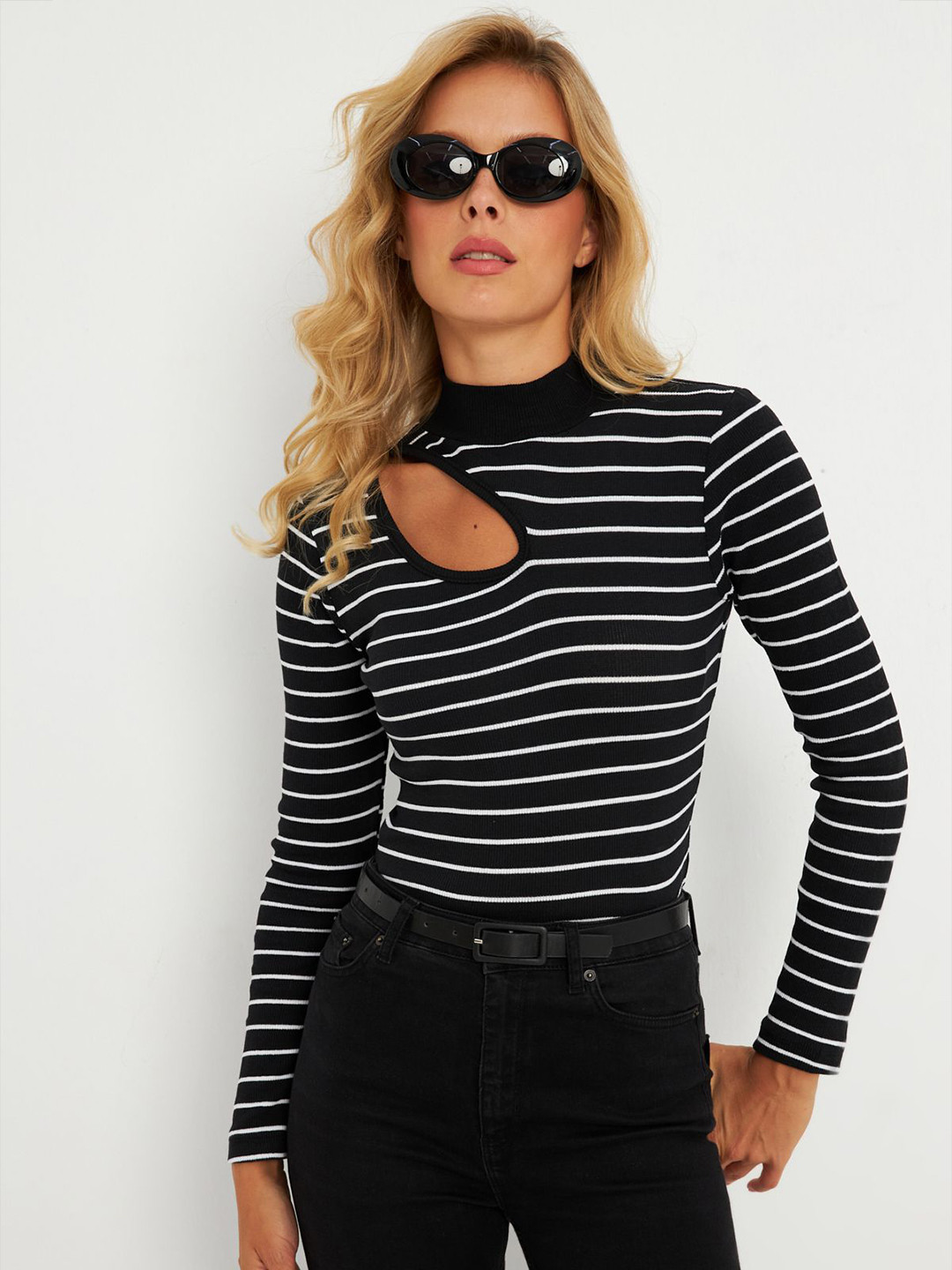 Cool & Sexy Monochrome Striped Cut Out Fitted Top