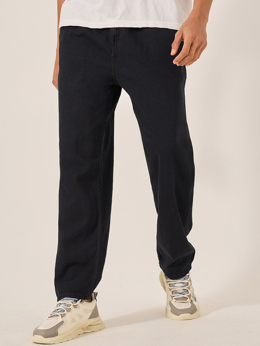 Styli Men Light Weight Relax Fit Denim Chambray Jogger Jeans