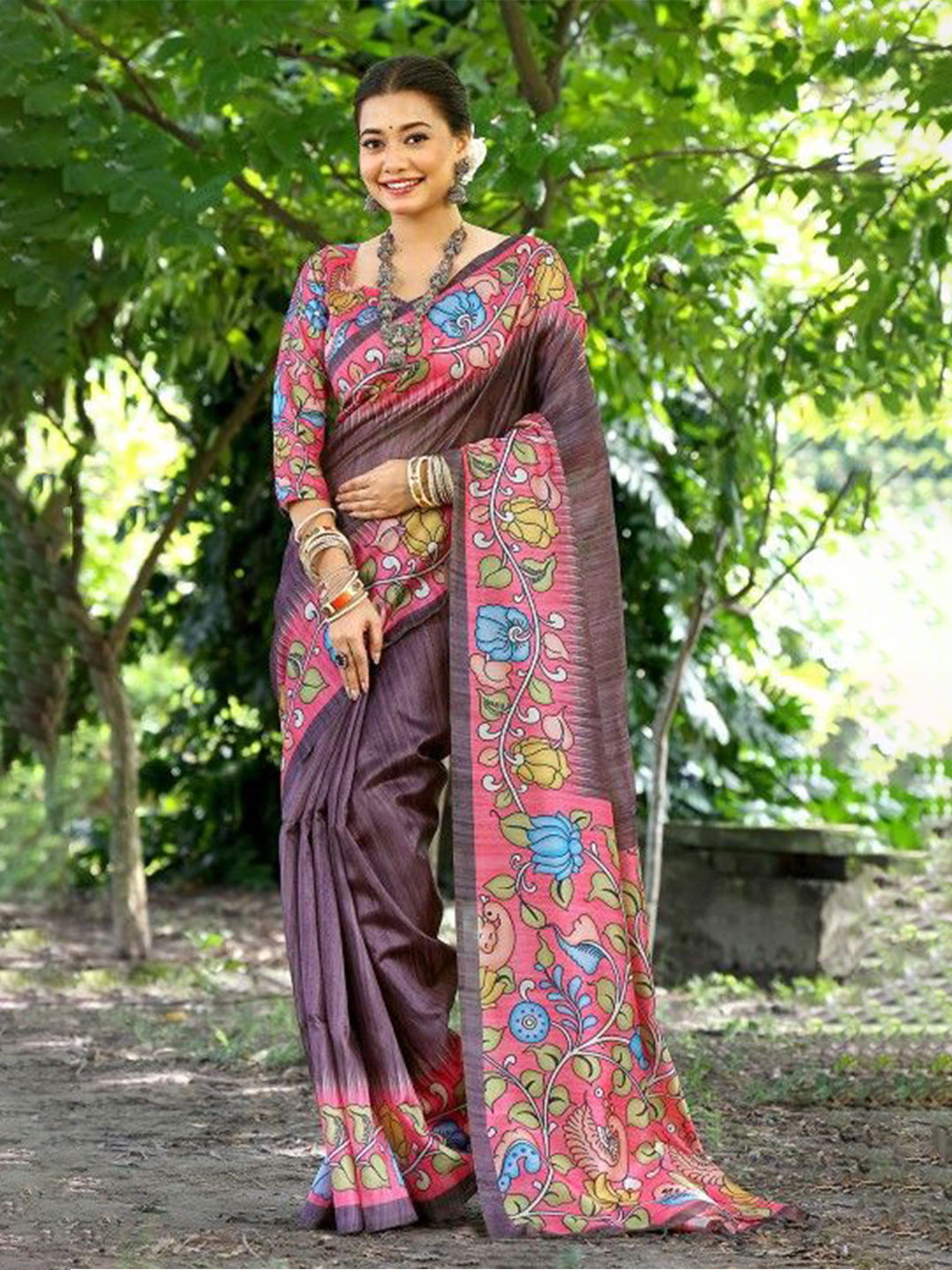 VISHNU WEAVES Floral Kalamkari Printed Tussar Silk Saree With Unstitched Blouse Piece