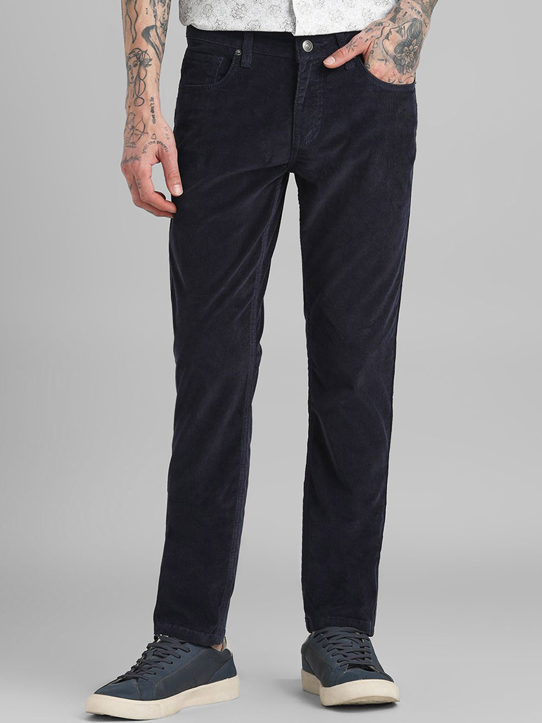 Klub Fox Men Slim Fit Low-Rise Corduroy Trousers