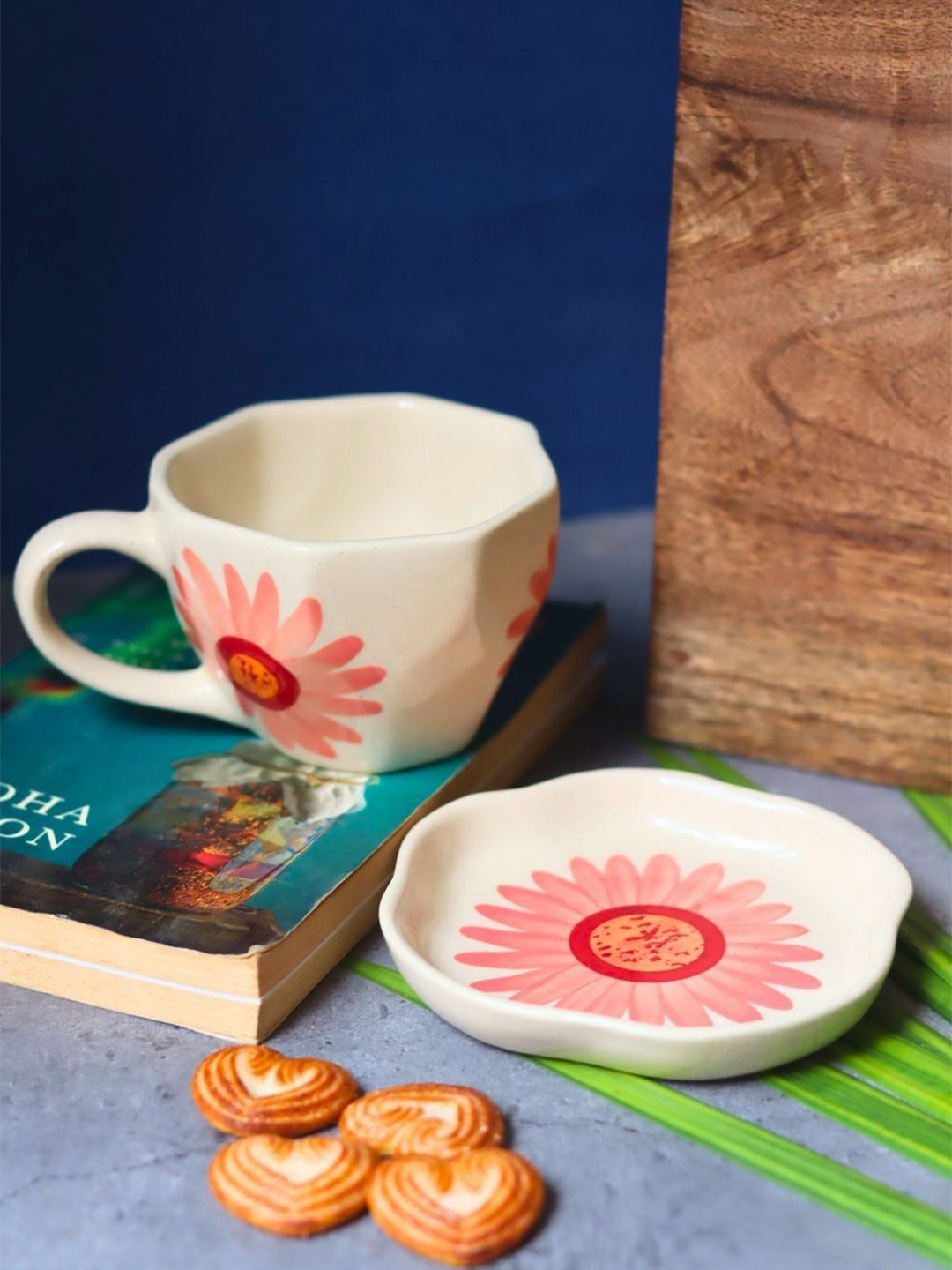 WEAVING HOMES Pink & White 2 Pieces Printed Ceramic Glossy Mug & Dessert Plate