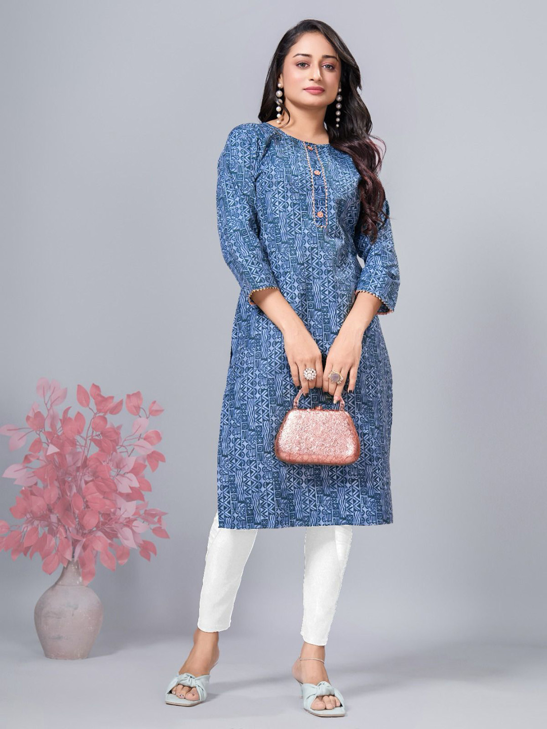 SIMPLYETHNIC Geometric Printed Round Neck Gotta Patti Cotton Straight Kurta