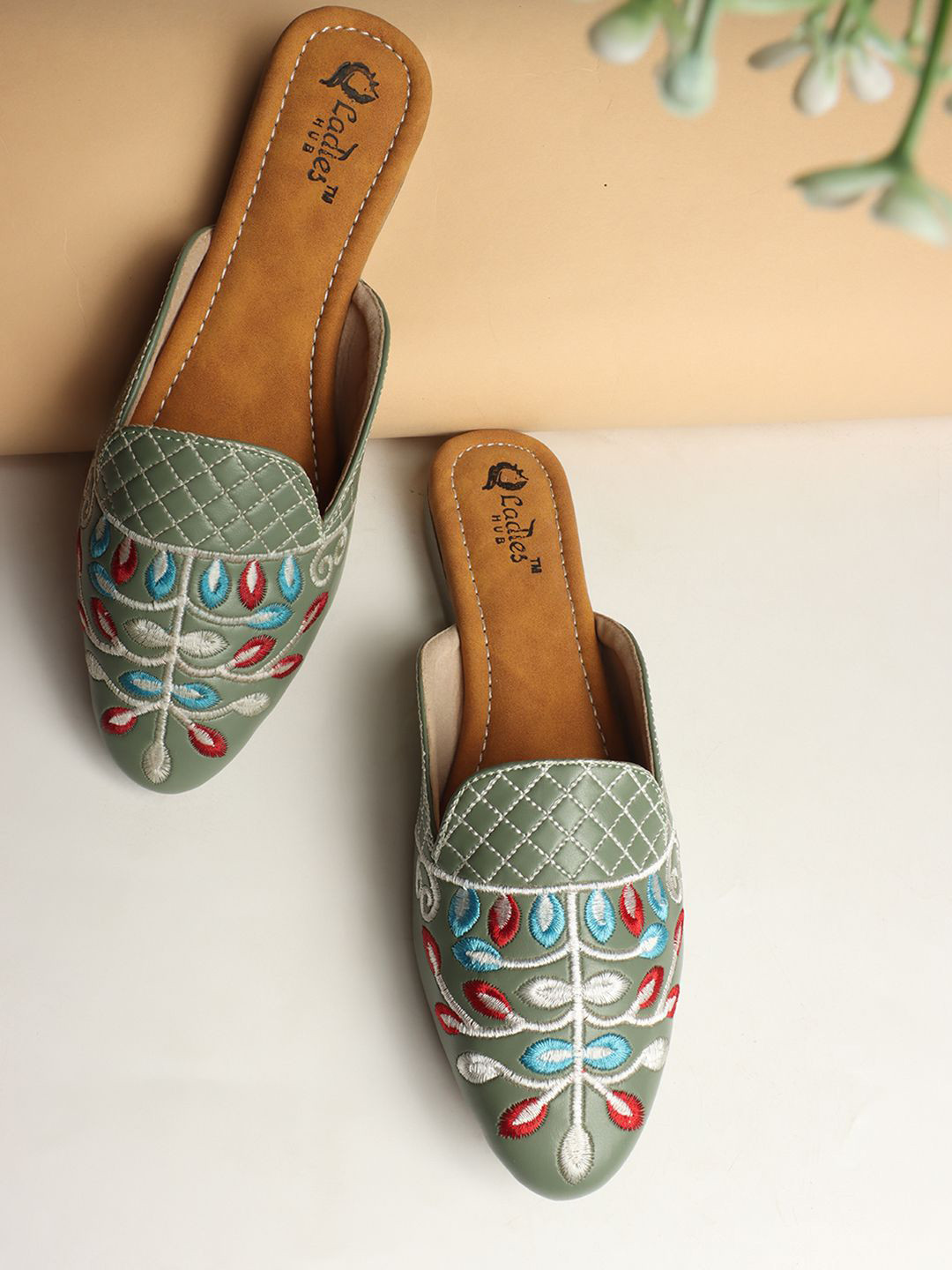 Ladies Hub Women Woven Design Mules