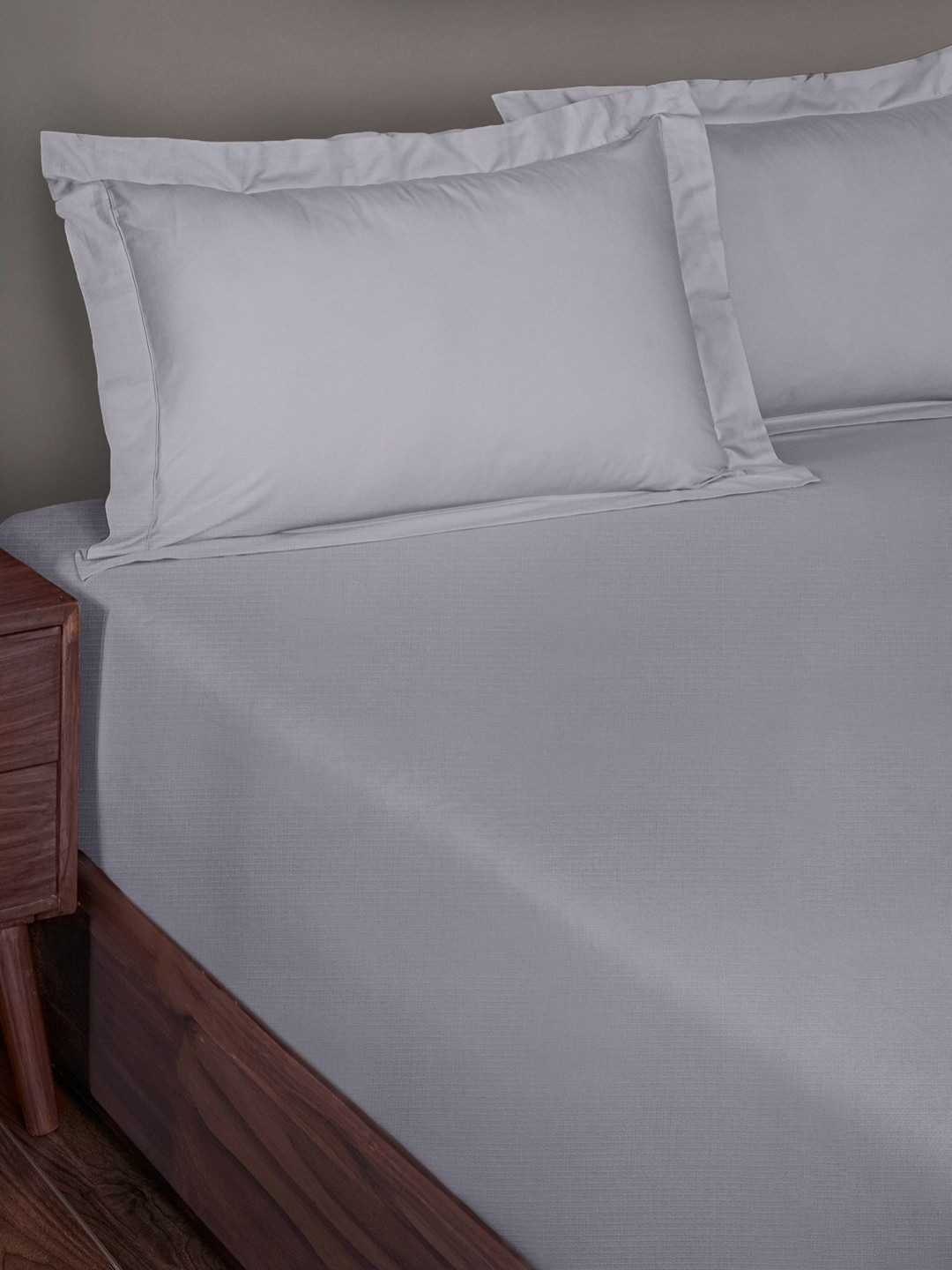 MASPAR Cotton Self Jacquard 200 TC King Bedsheet With 2 Pillow Case - 2.75 x 2.75 m