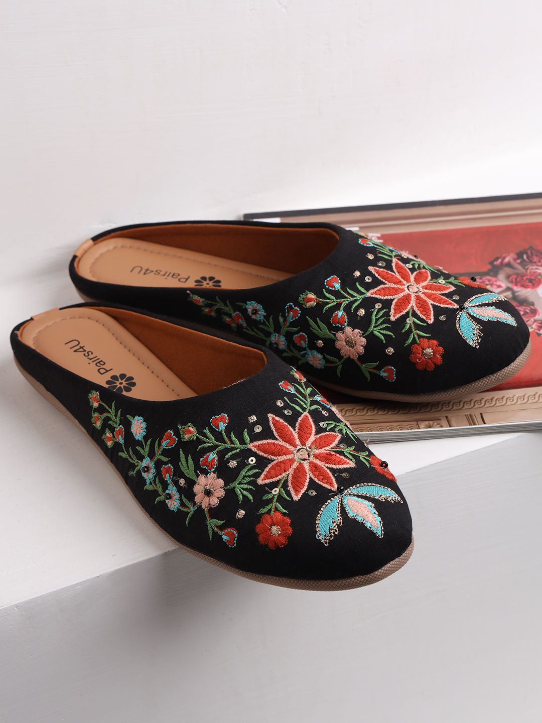 Pairs4U Women Embroidered Mojaris