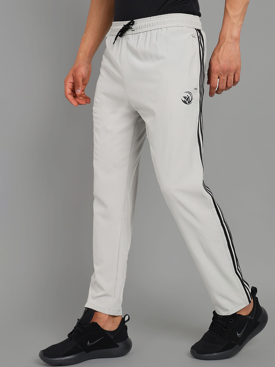 GNOCKFACE Men Mid Rise Tapered Fit Rapid-Dry Track Pants