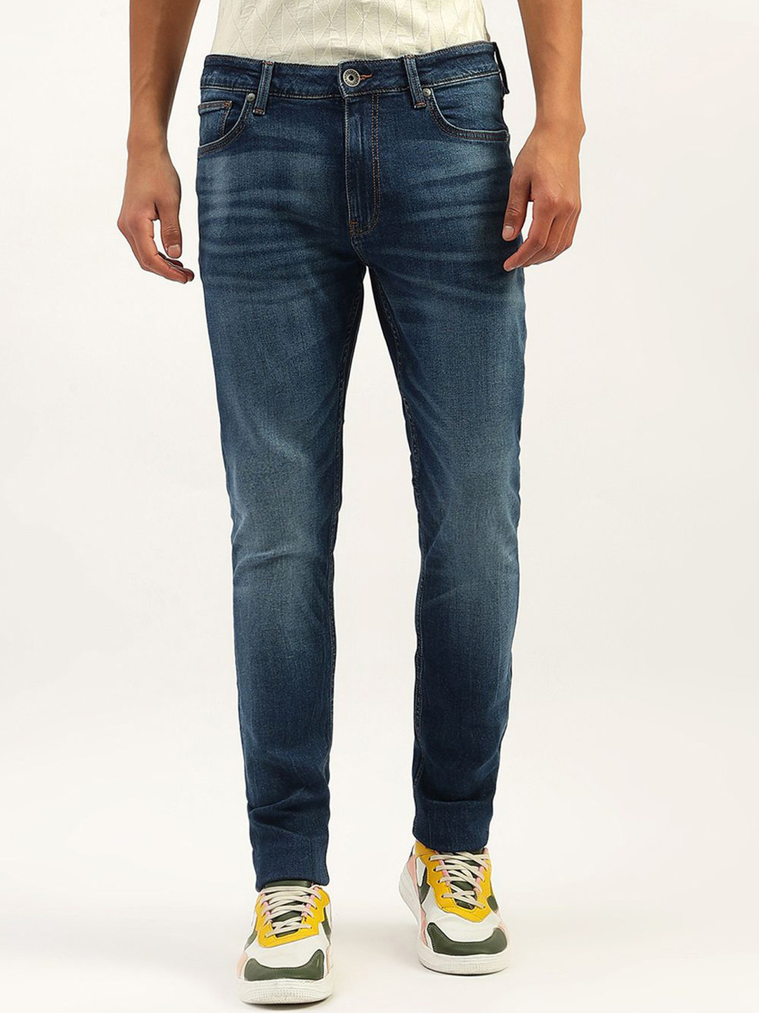 United Colors of Benetton Men Slim Fit Light Fade Mid-Rise Jeans