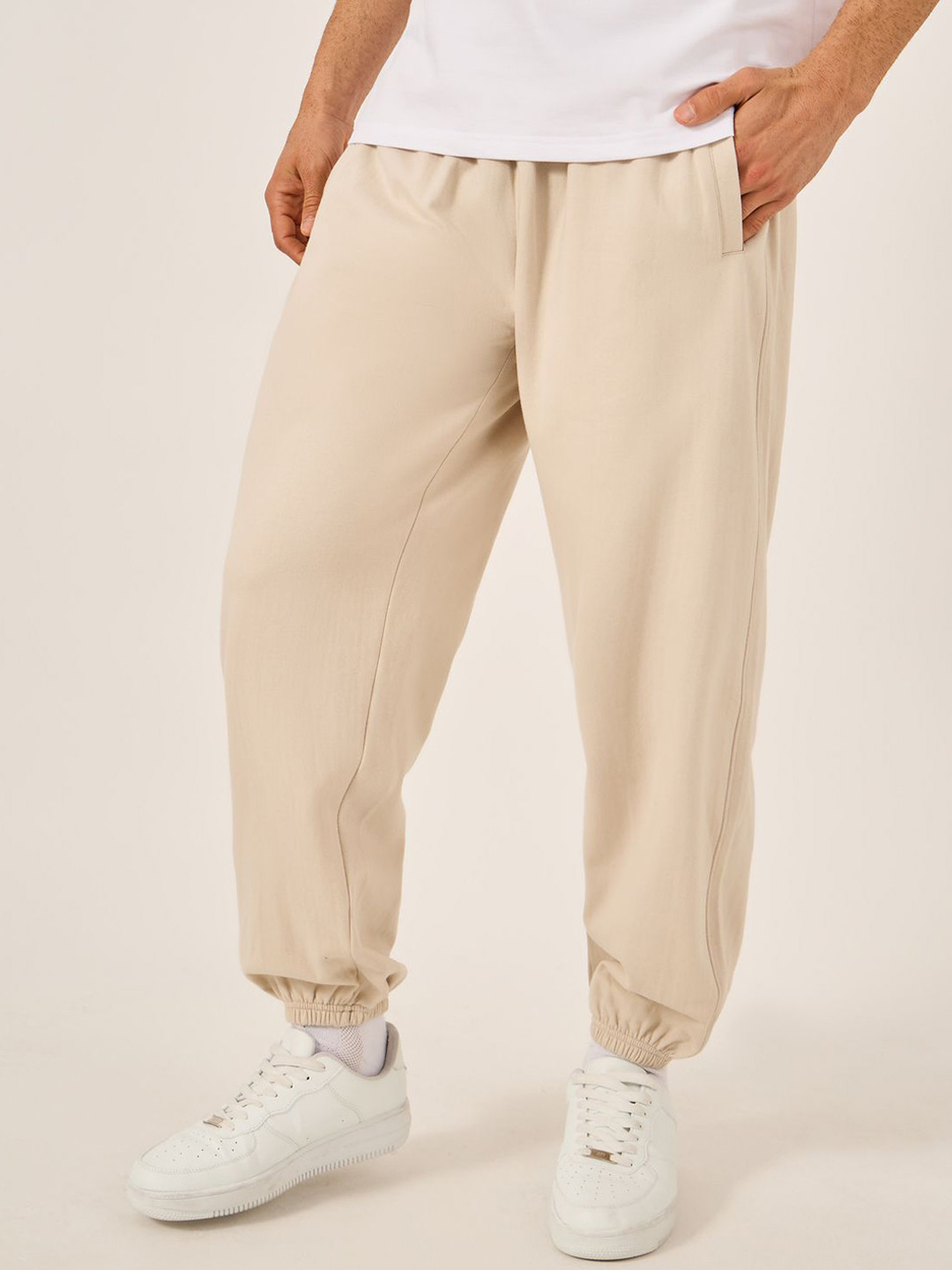 Styli Men Relaxed Fit Welt Piping Pocket Plush Fleece Jogger