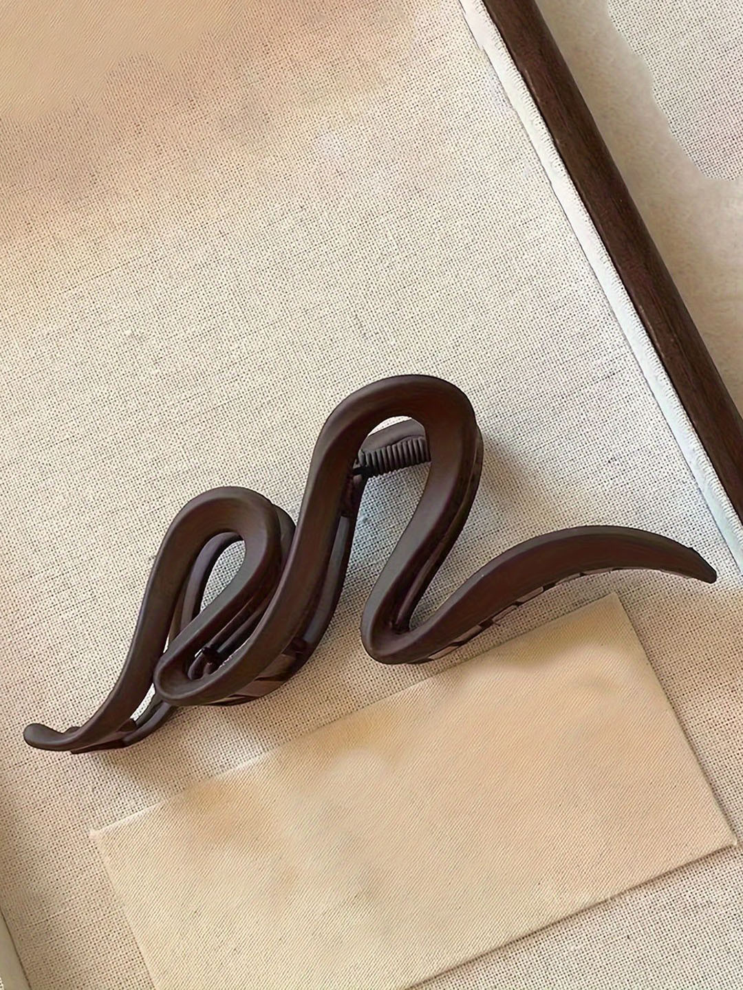 CHANDERKASH Women Snake Shape Matte Claw Clip