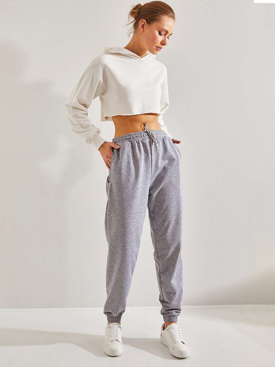 BIANCO LUCCI  Women Mid Rise Relaxed Fit Joggers