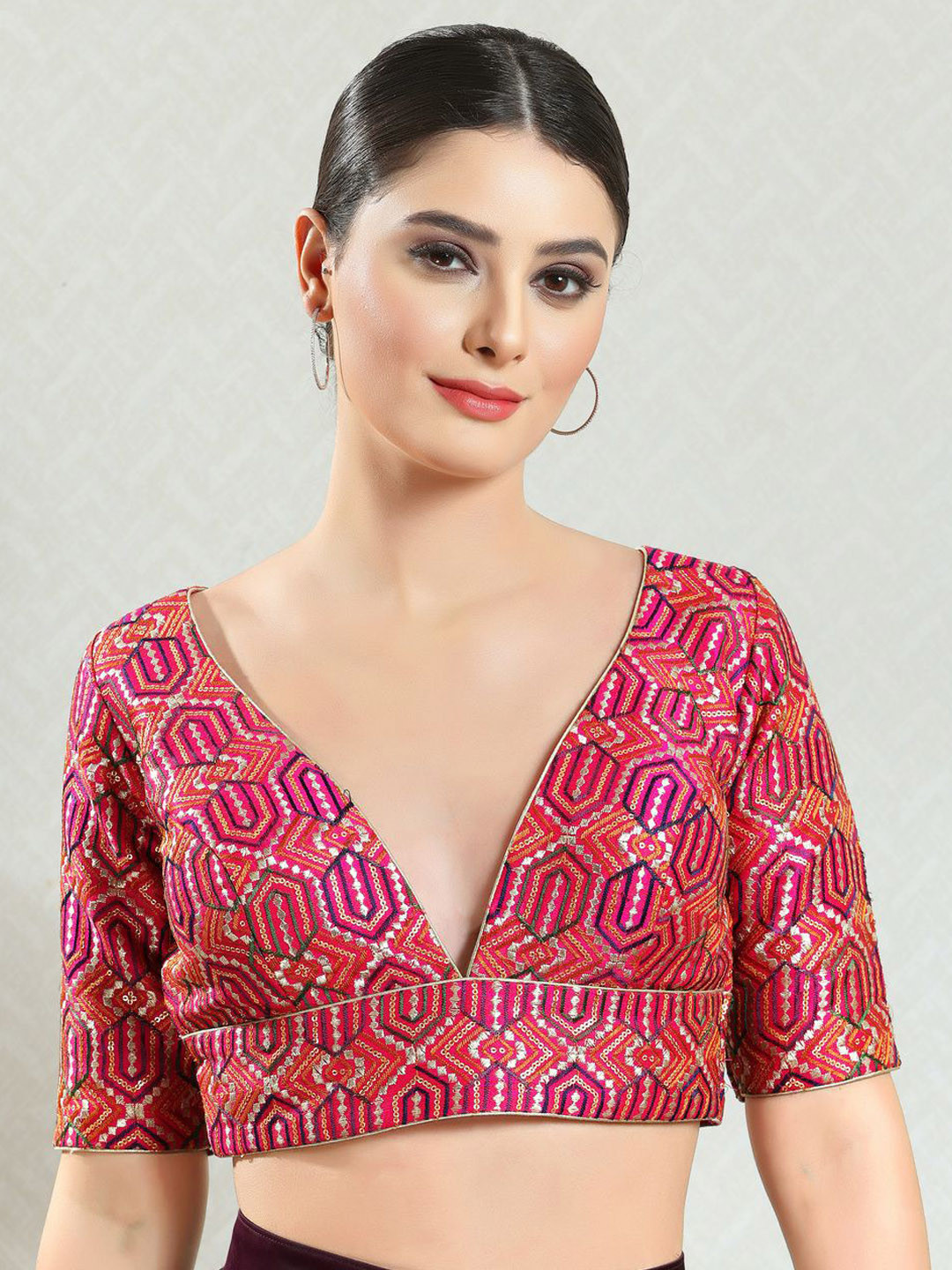 VAMAS - THE DESIGNER BLOUSES Women's Embroidered Brocade V- Neck Padded Saree Blouse