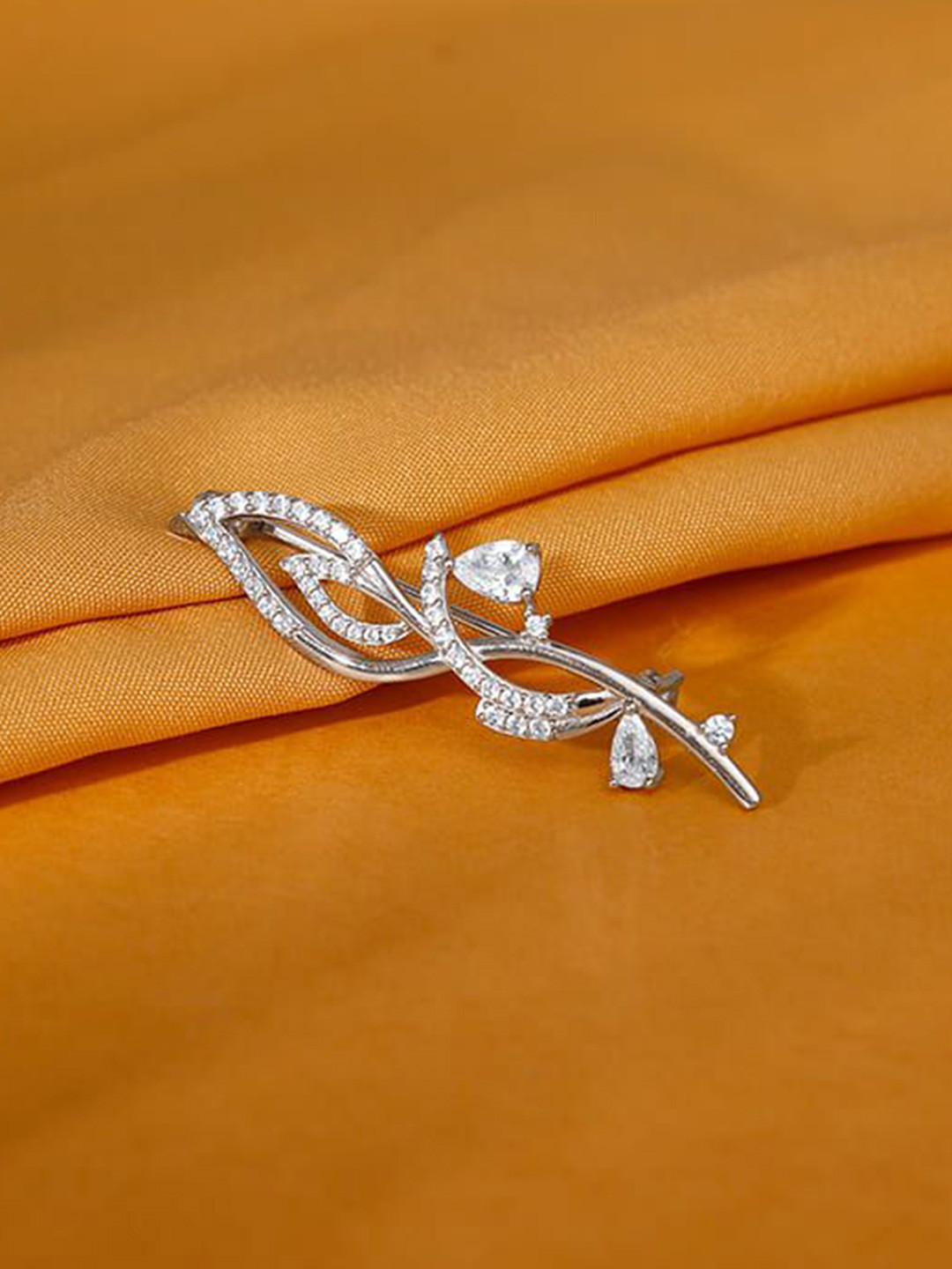 GIVA Silver Wavy Brooch For Him