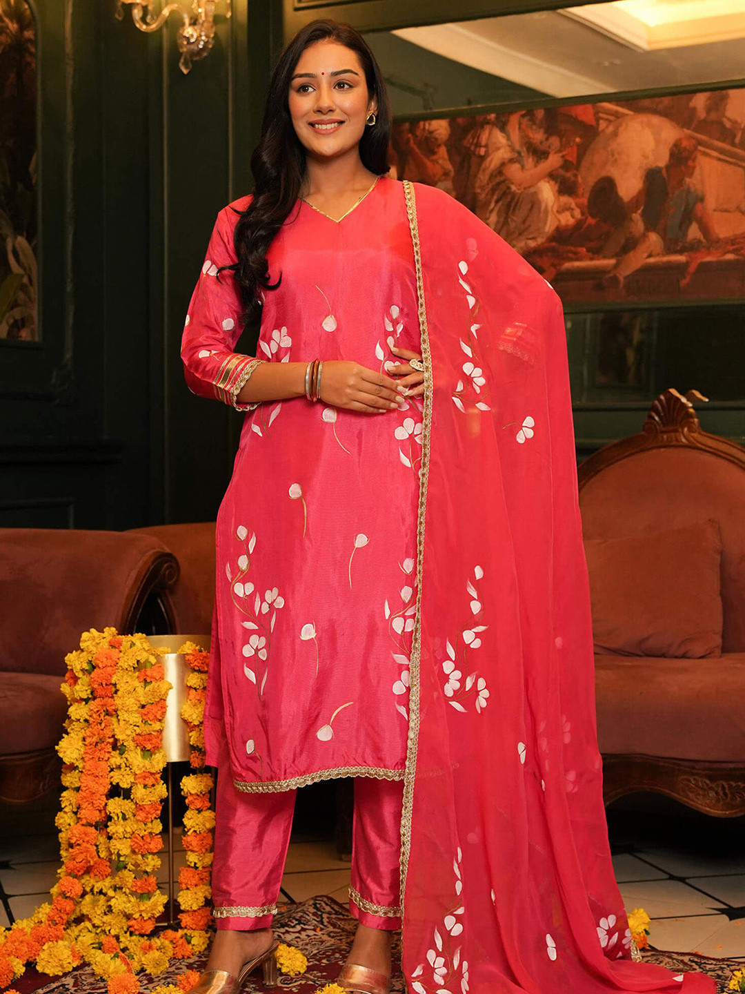 GULABI DORI Women Hand Painted Kurta Trousers With Dupatta Kurta Set