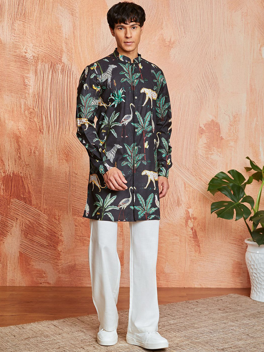 VASTRAMAY Tropical & Animal Printed Mandarin Collar Straight Kurta with Trousers