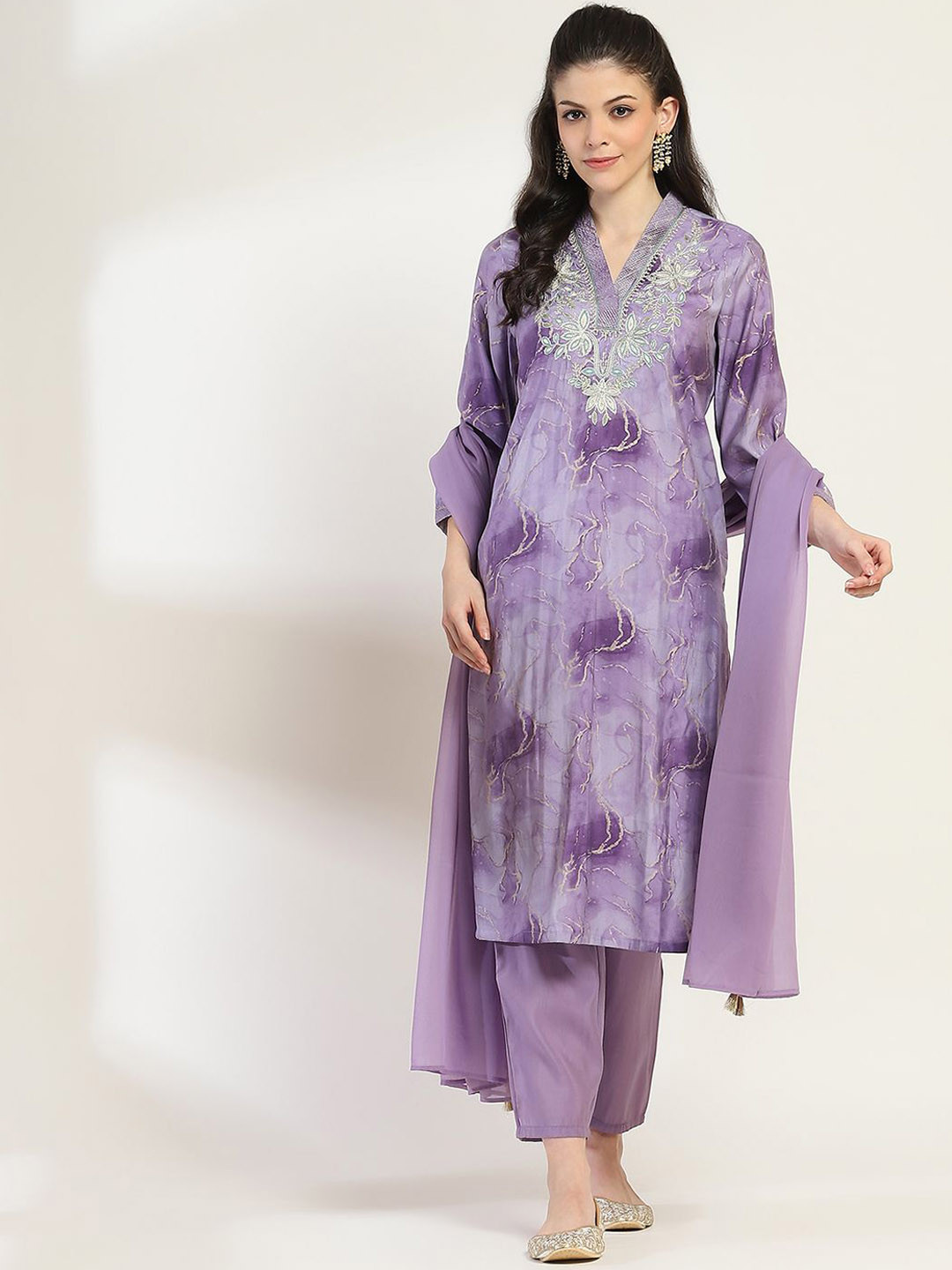Rangriti Women Floral Printed Regular Kurta with Trousers & With Dupatta