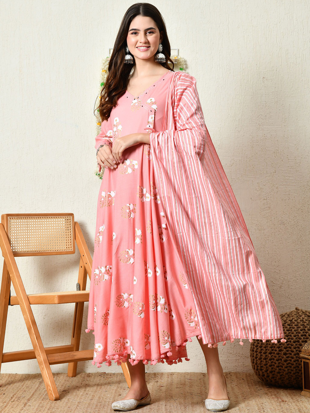 ao services Floral Printed Thread Work v-Neck Anarkali Kurta